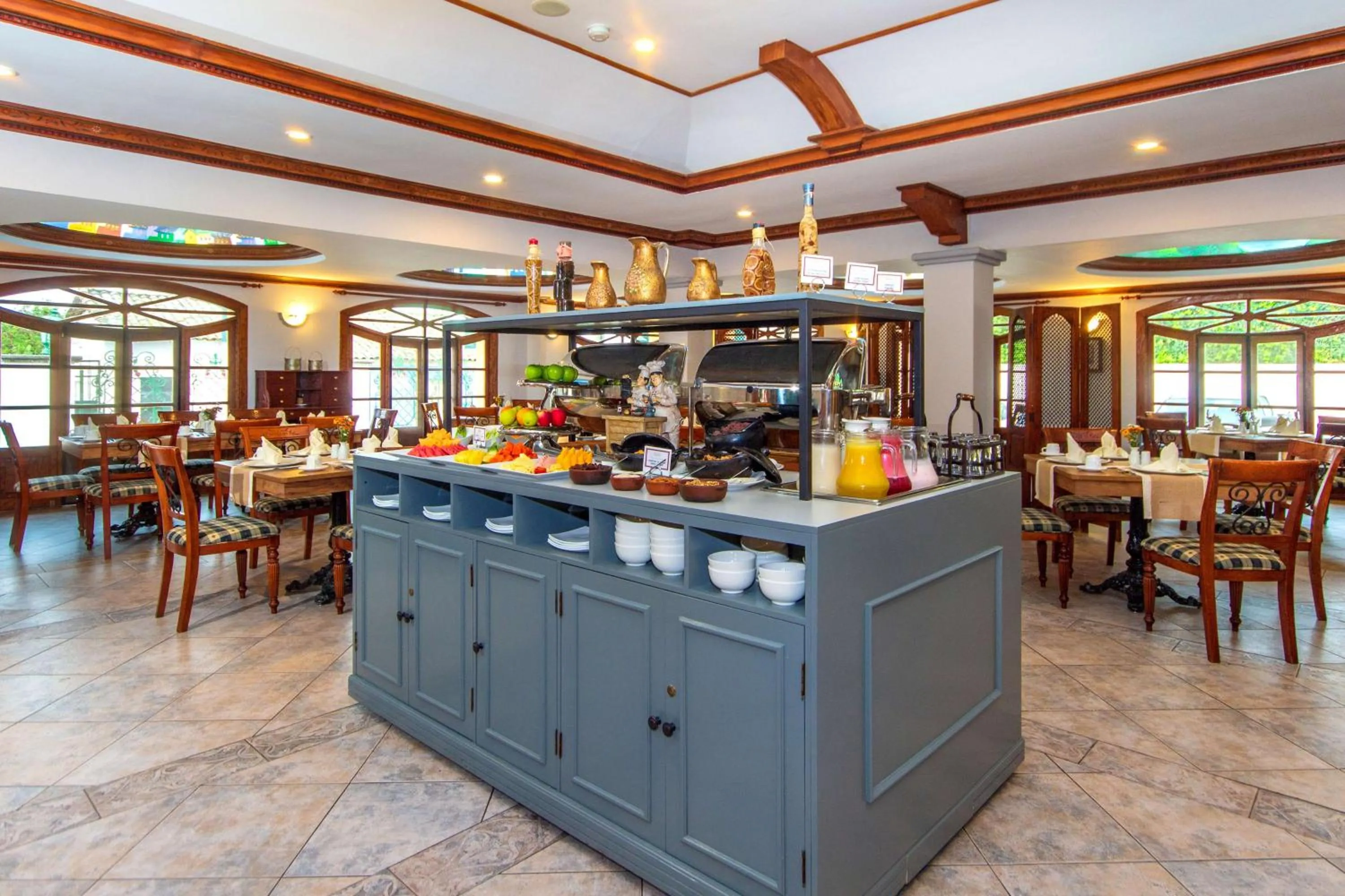 Restaurant/places to eat in Hotel Rincon de Puembo; BW Signature Collection