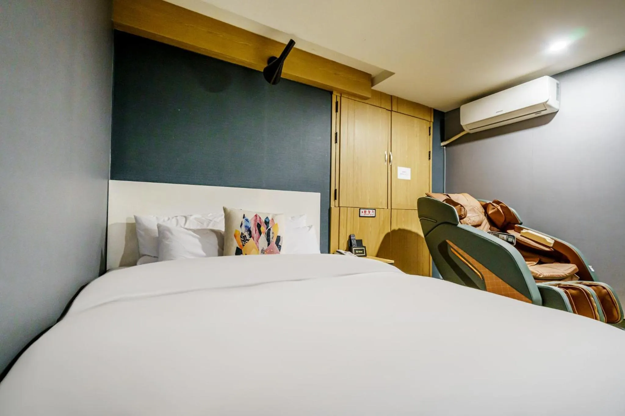 Bed in Bulgwang 3S Hotel