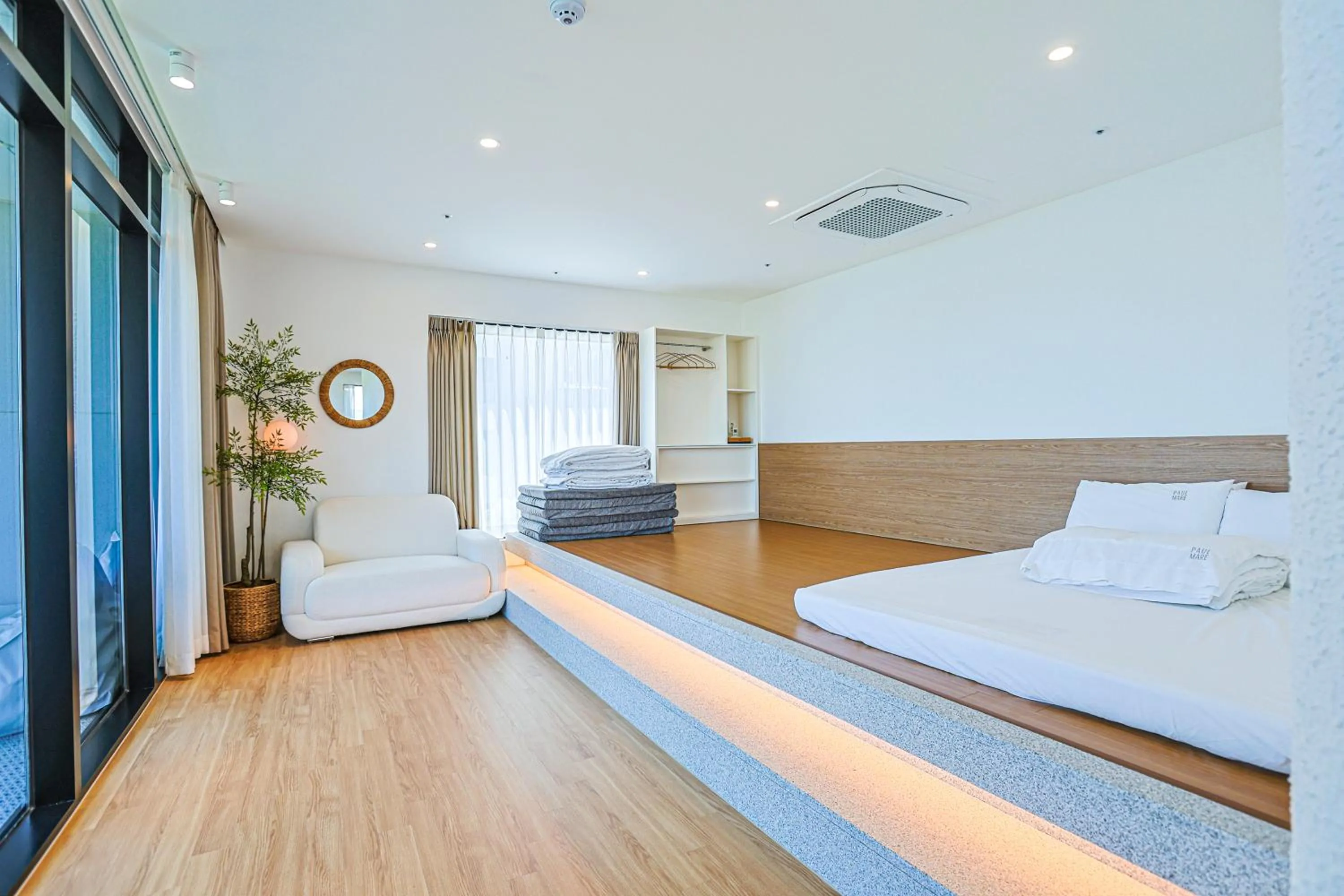 Bed in Paul Mare Pool Villa