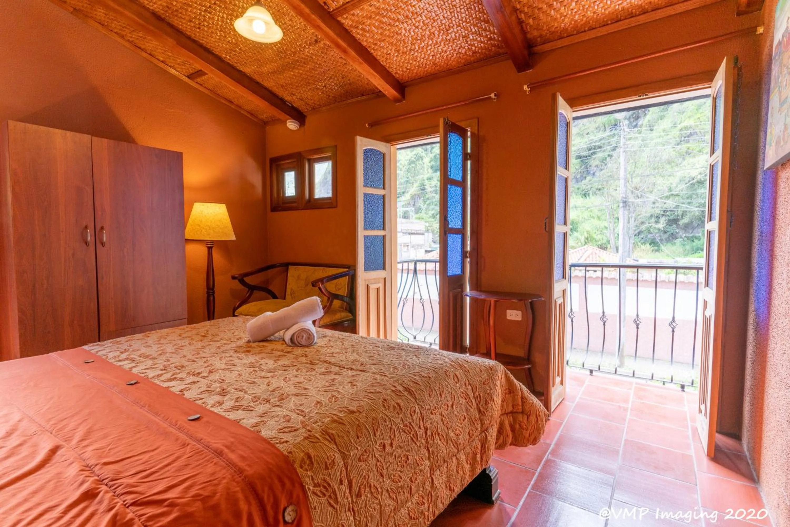 View (from property/room), Bed in La Posada Del Arte