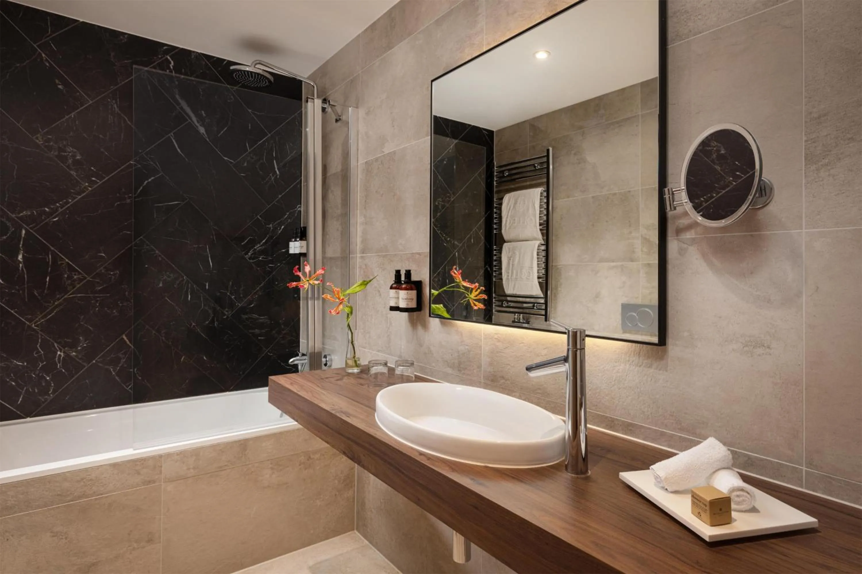 Bedroom in NH Collection Amsterdam Flower Market