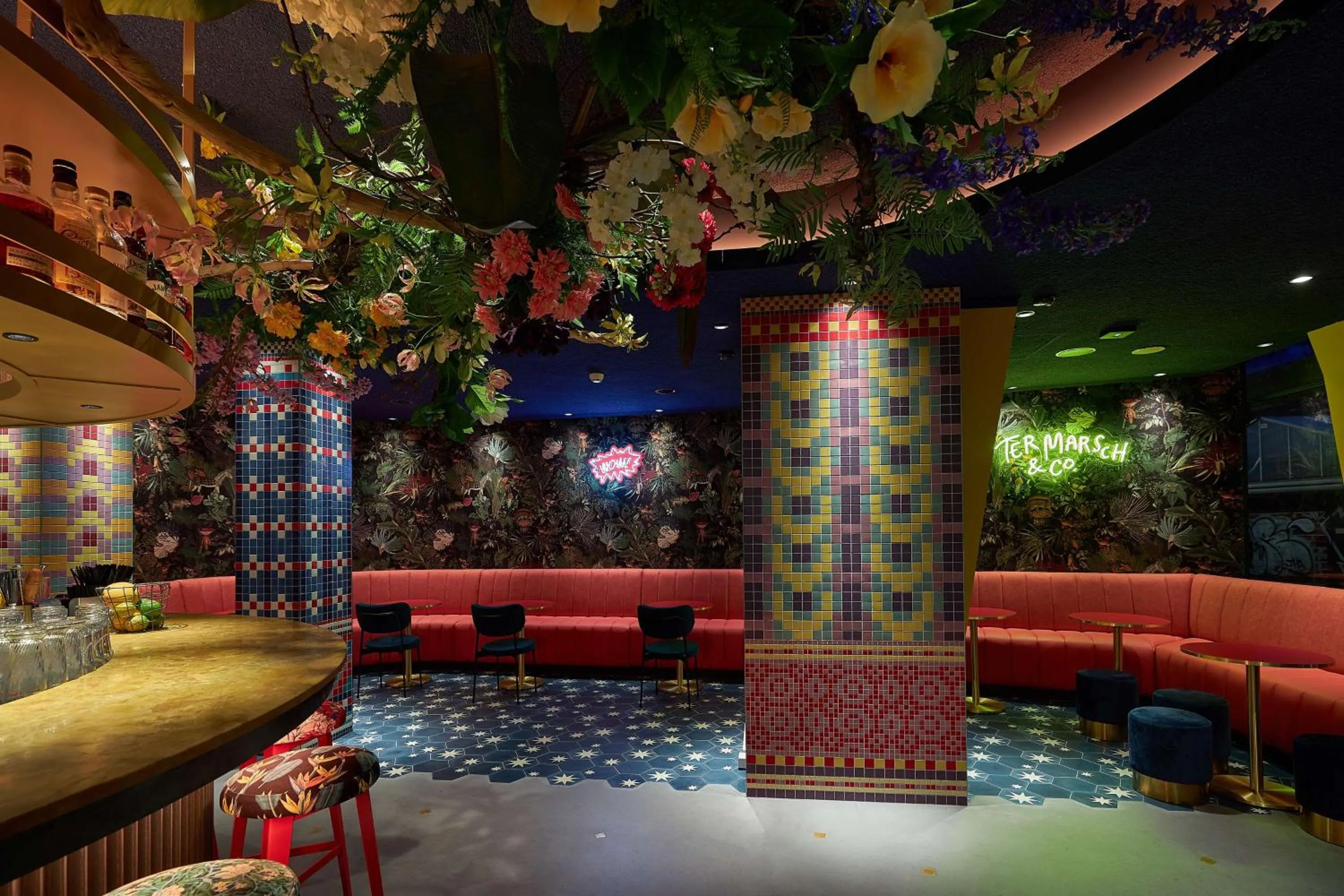 Lounge or bar in NH Collection Amsterdam Flower Market