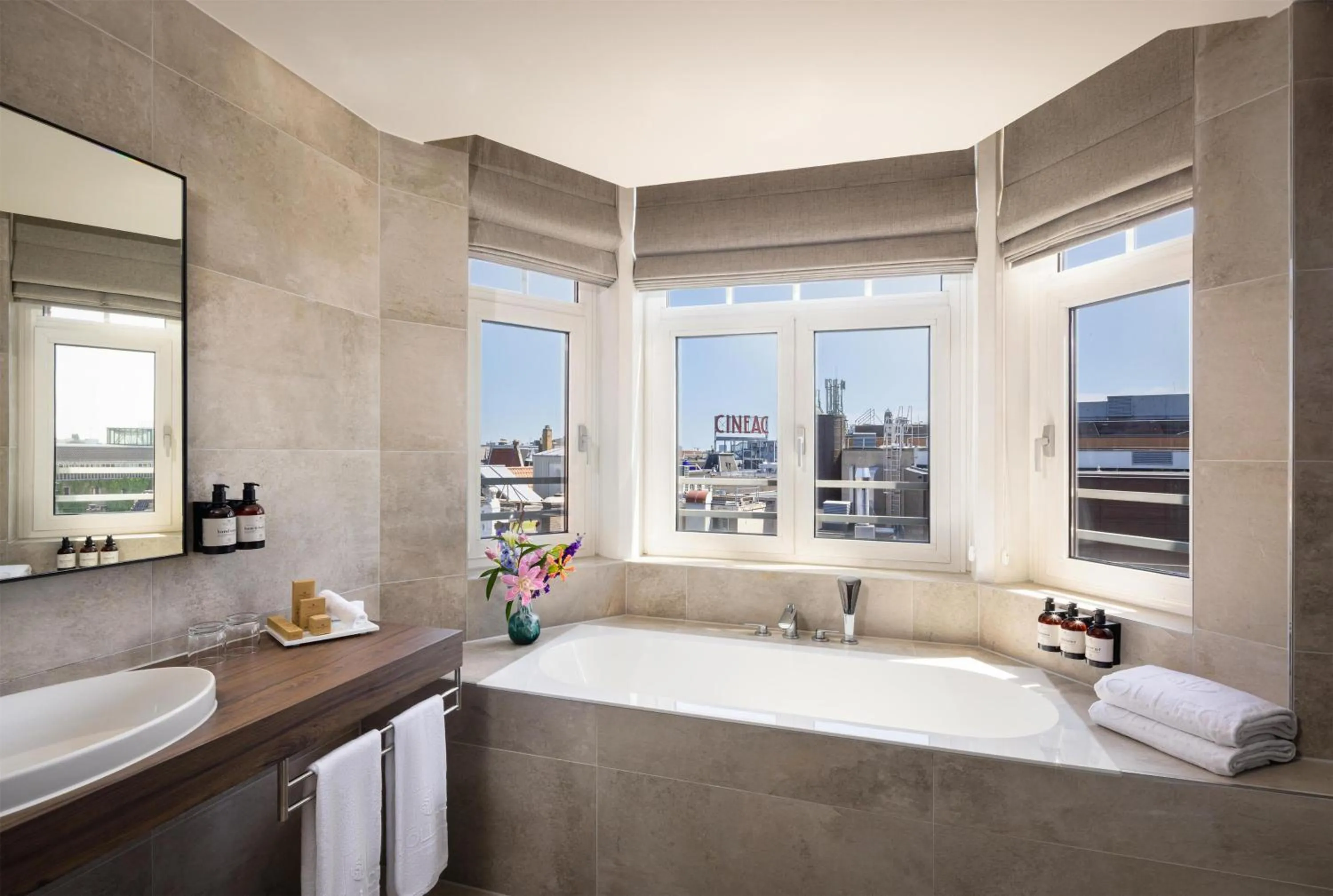 Bedroom in NH Collection Amsterdam Flower Market