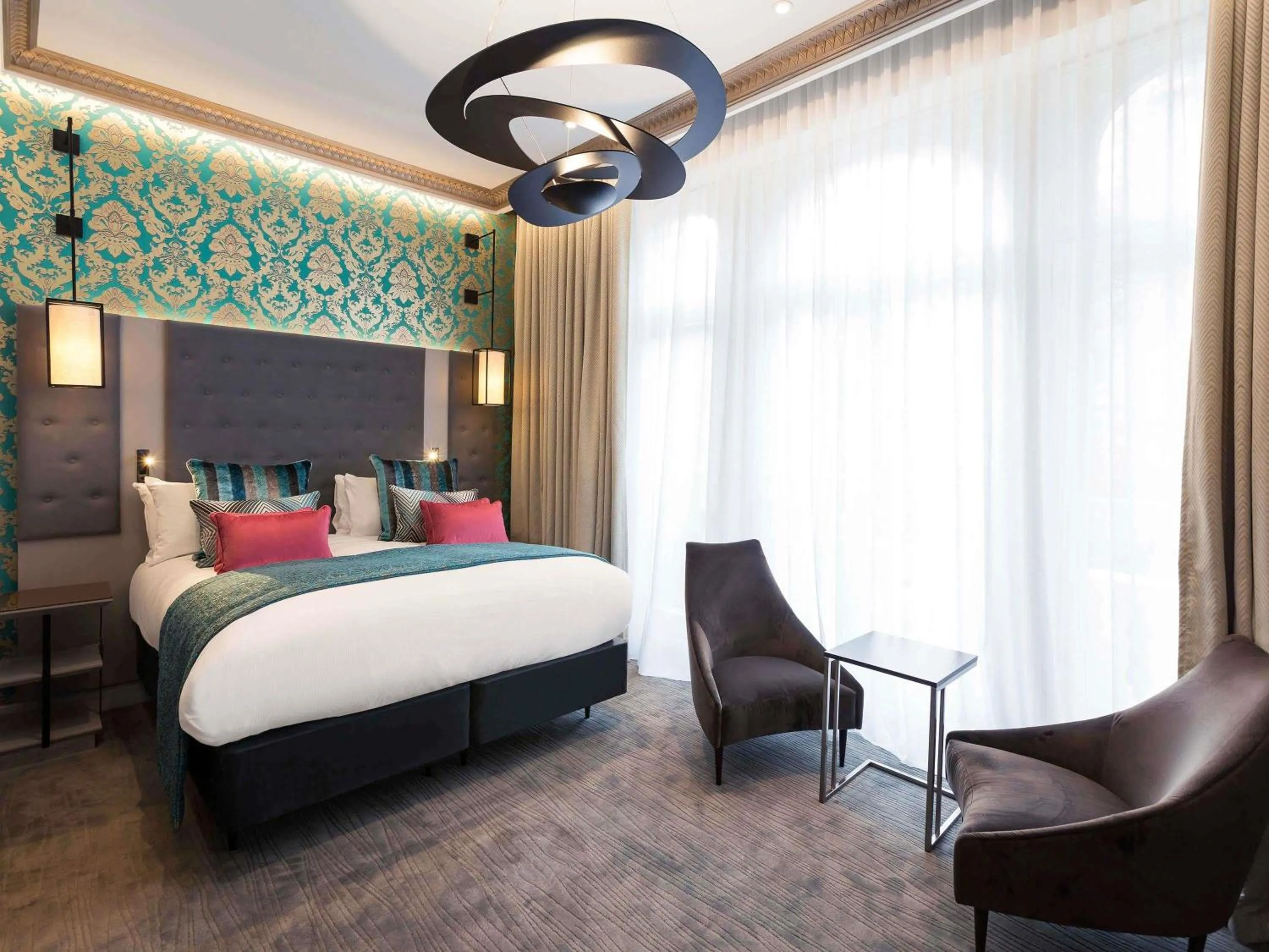 Property building, Bed in Mercure London Hyde Park Hotel