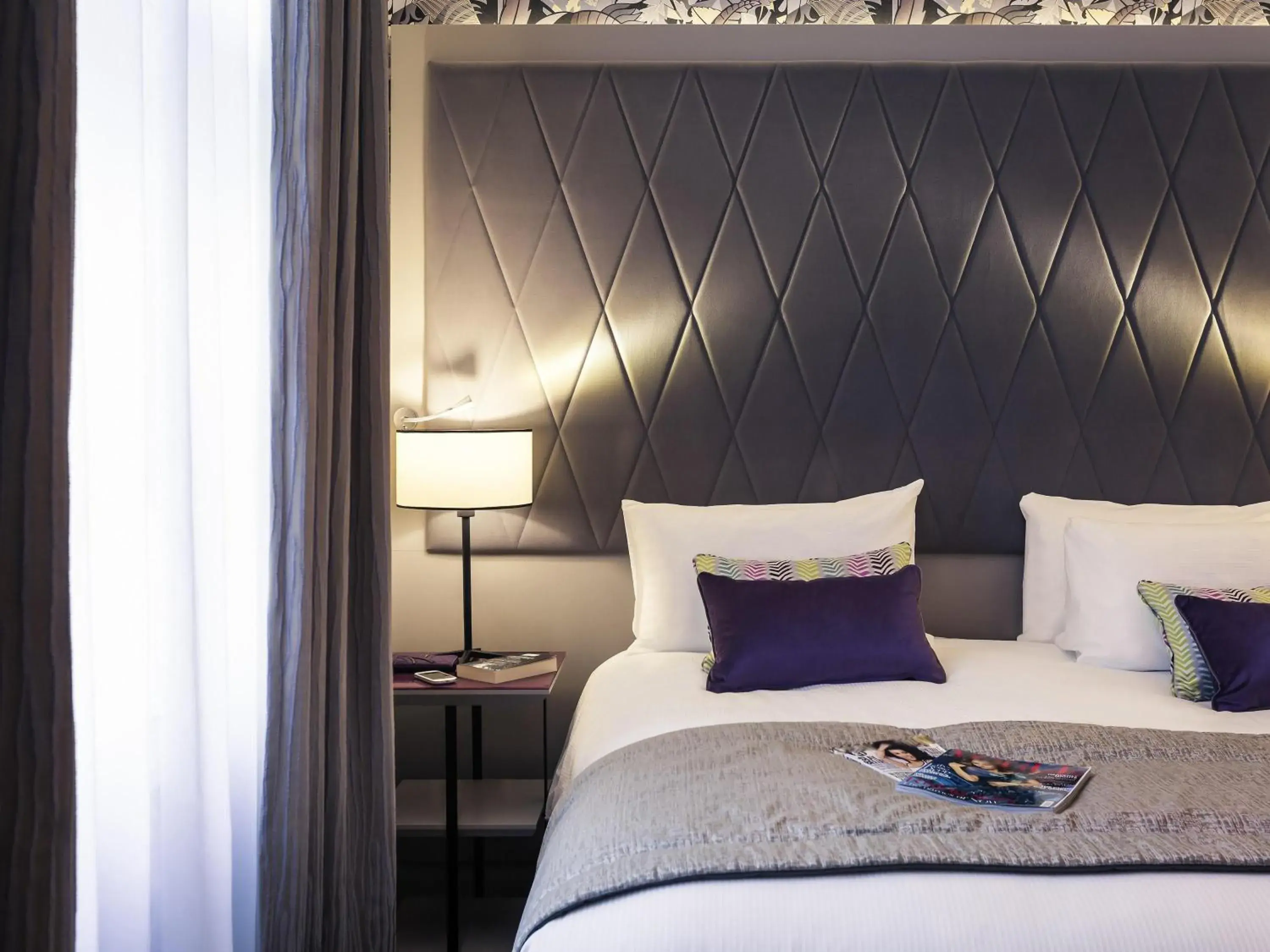 Bedroom, Bed in Mercure London Hyde Park Hotel Bedroom, Bed in Mercure London Hyde Park Hotel