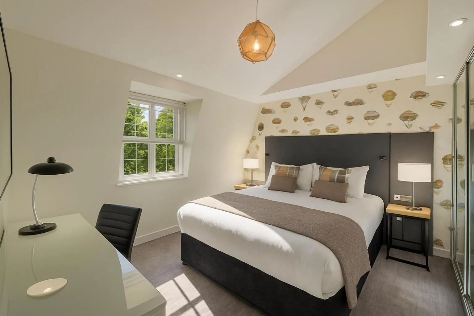 Bedroom, Bed in Mercure London Hyde Park Hotel