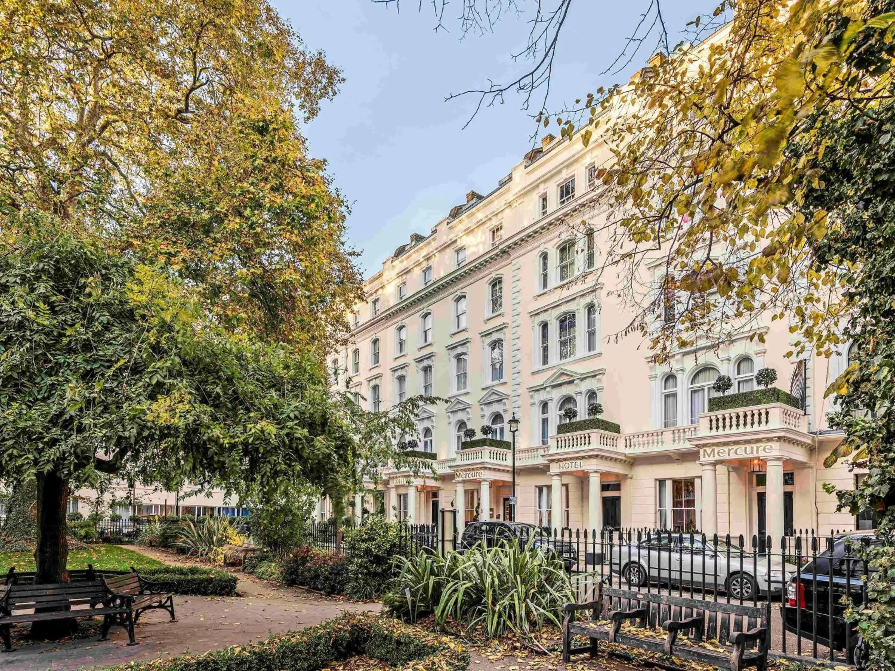 Property building in Mercure London Hyde Park Hotel