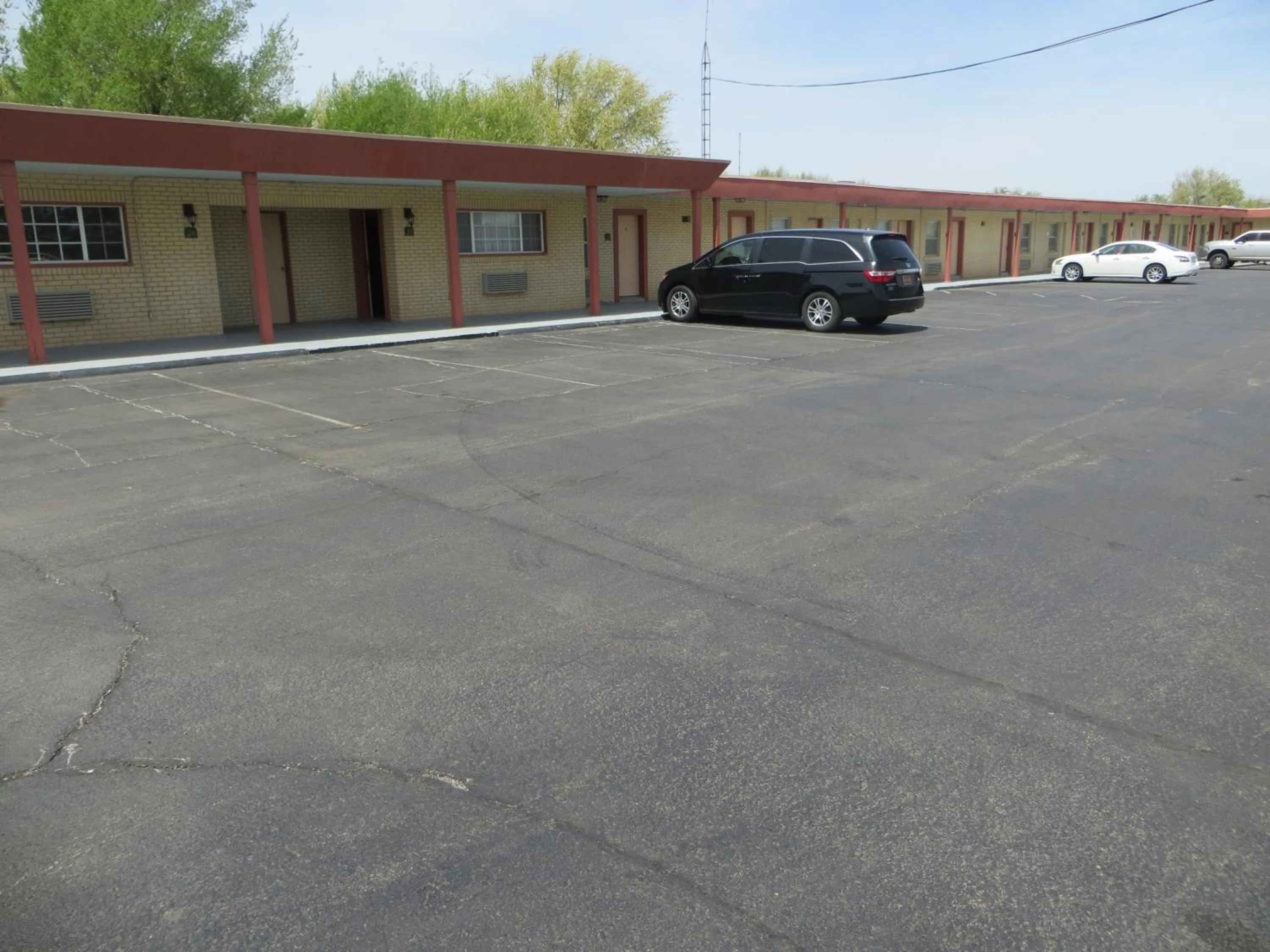 Area and facilities in Economy Inn