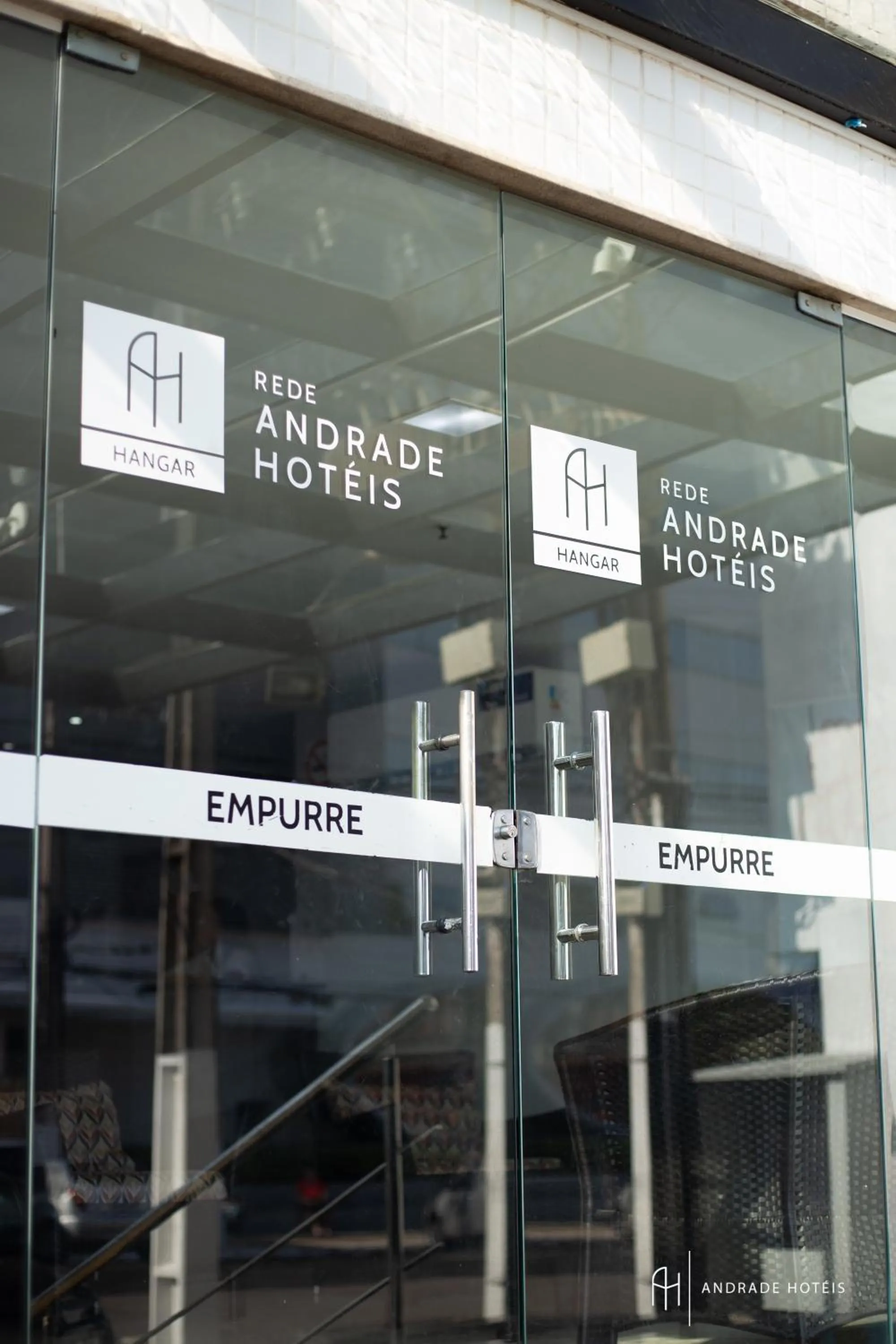 Facade/entrance in Rede Andrade Hangar