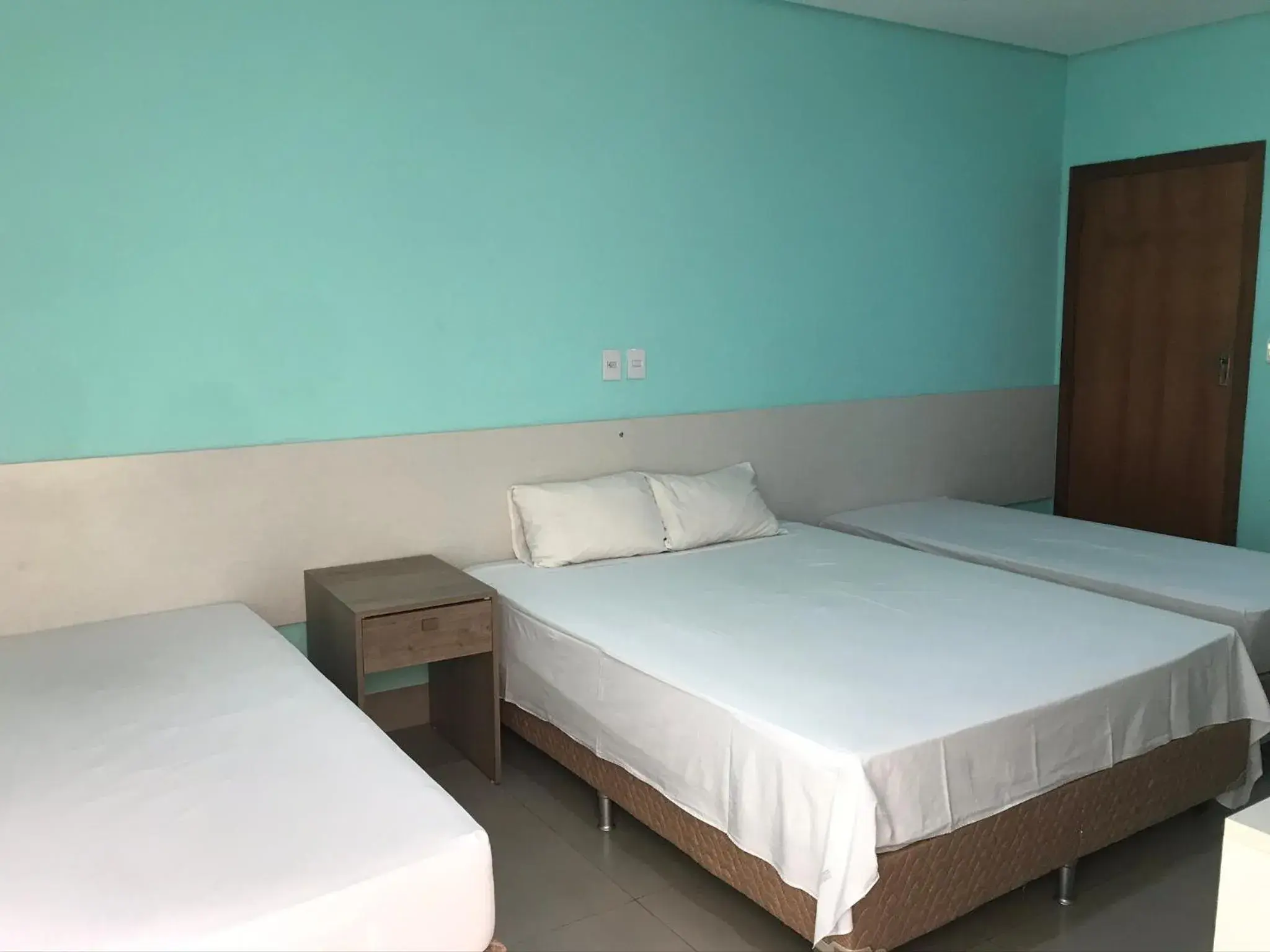 Deluxe Quadruple Room - single occupancy in Emmis Park Hotel Deluxe Quadruple Room - single occupancy in Emmis Park Hotel