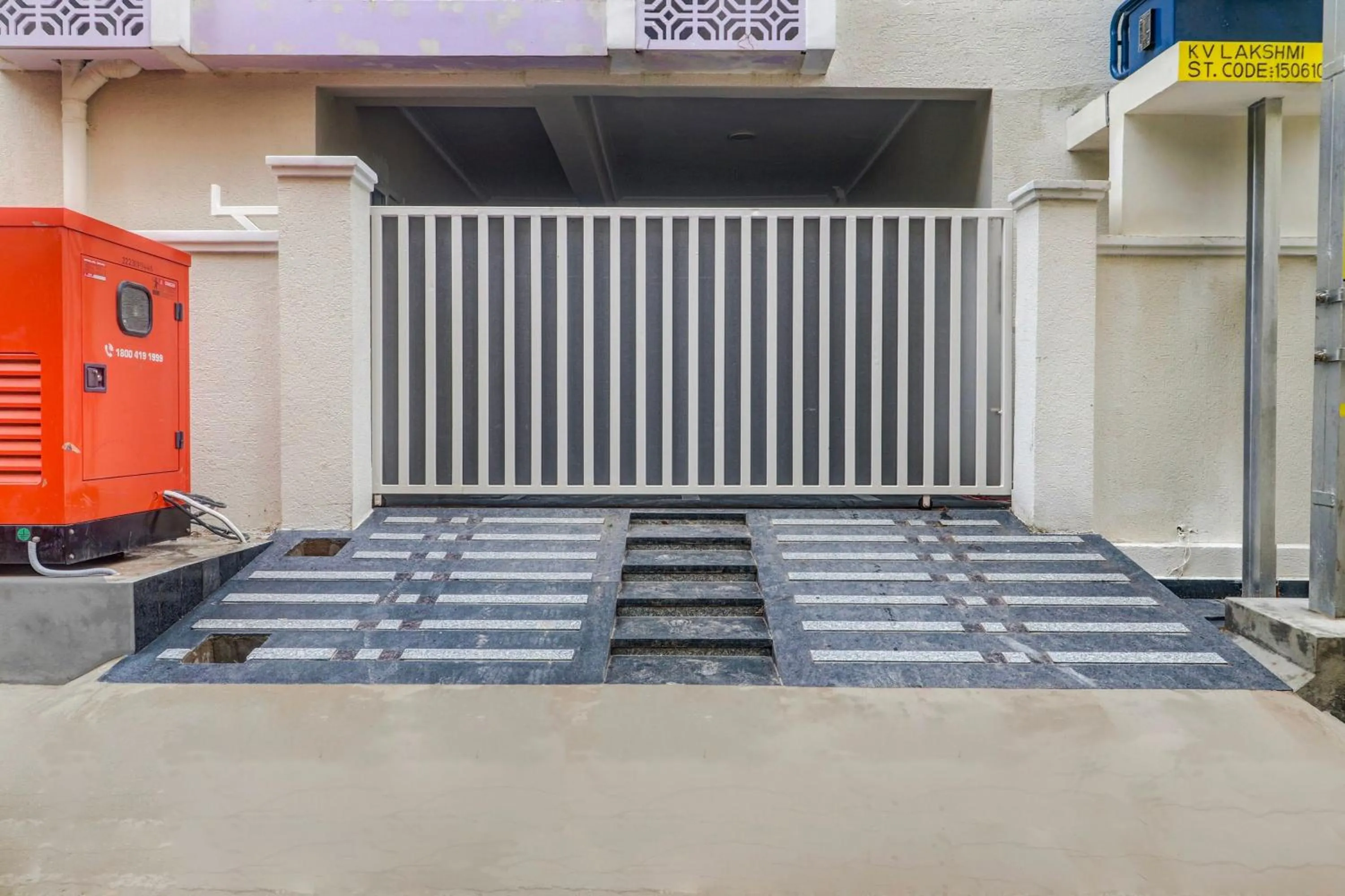 Facade/entrance in Super Hotel O Prime Time Hotel