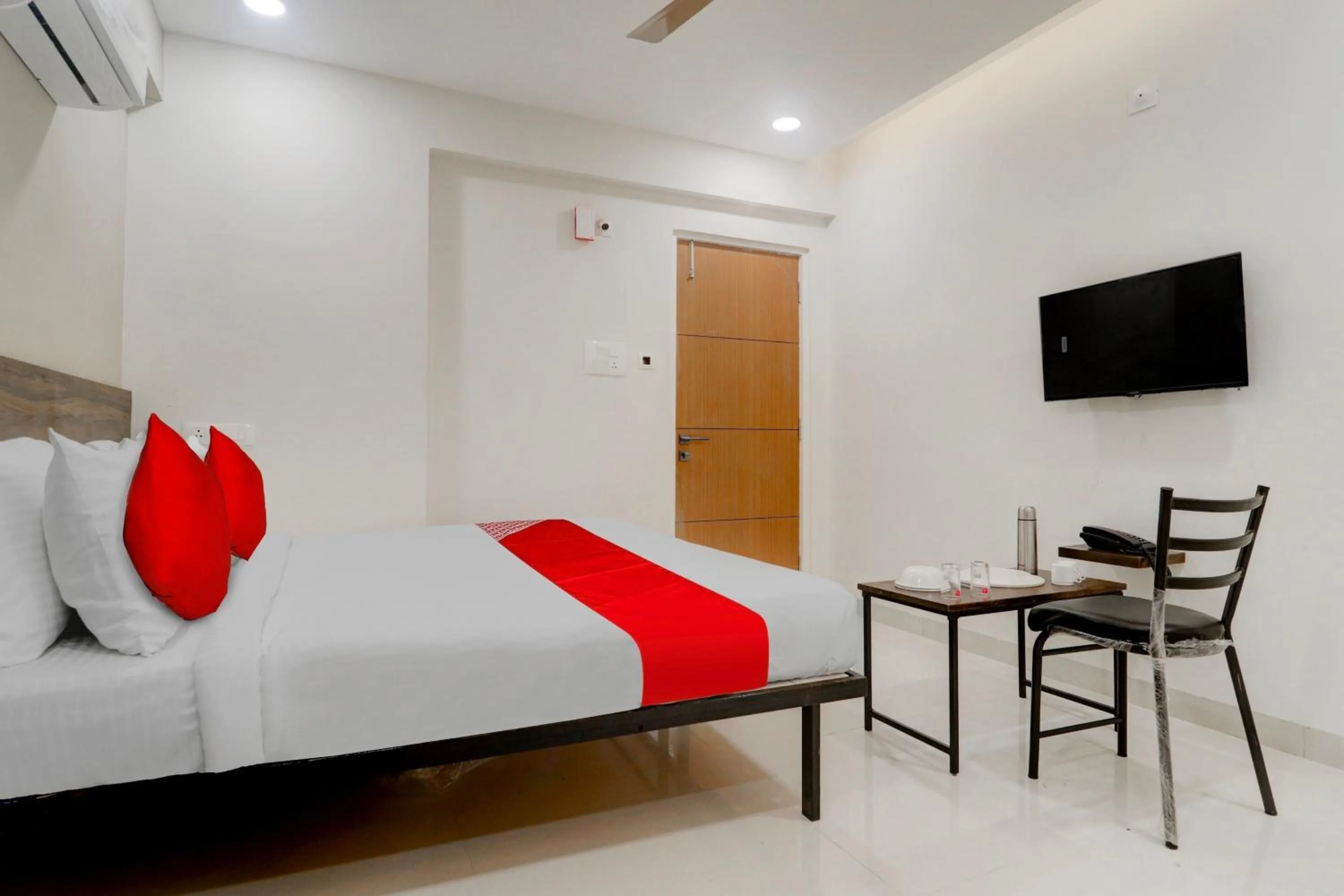 Bedroom, Bed in Super Hotel O Prime Time Hotel