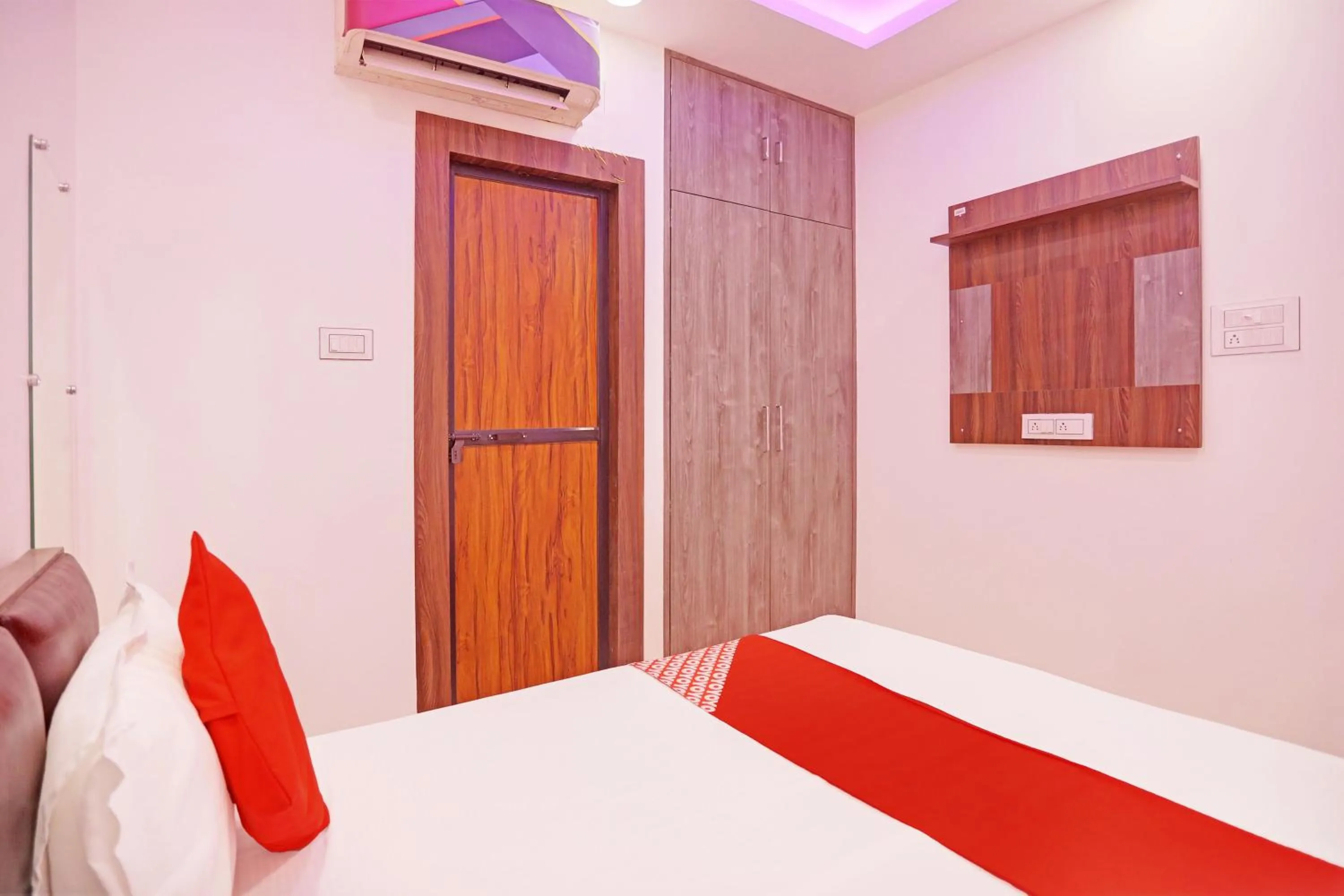 Bedroom, Bed in Hotel O by OYO Royal Residency