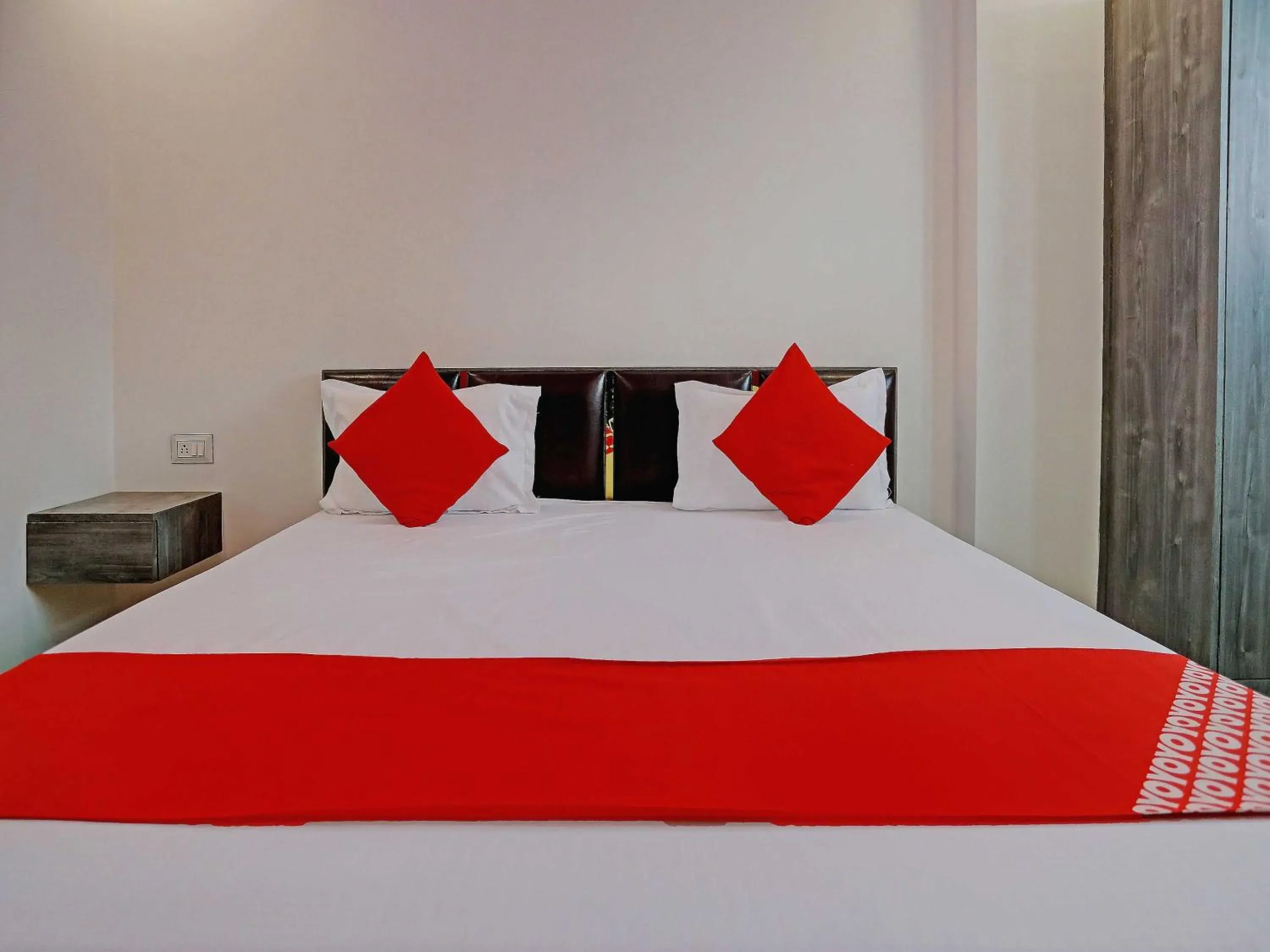 Classic Triple Room - single occupancy in Hotel O by OYO Royal Residency Classic Triple Room - single occupancy in Hotel O by OYO Royal Residency