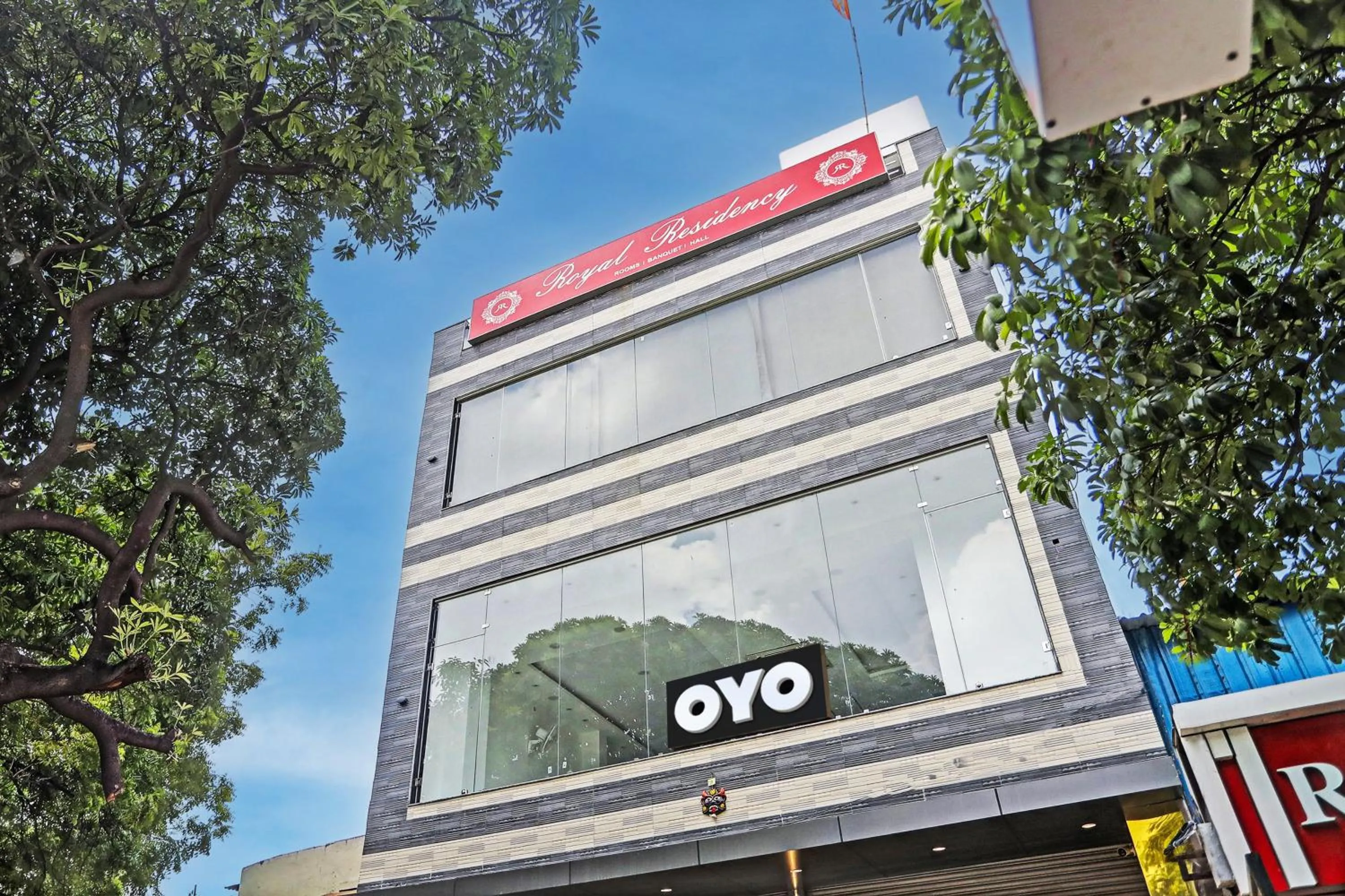 Facade/entrance in Hotel O by OYO Royal Residency