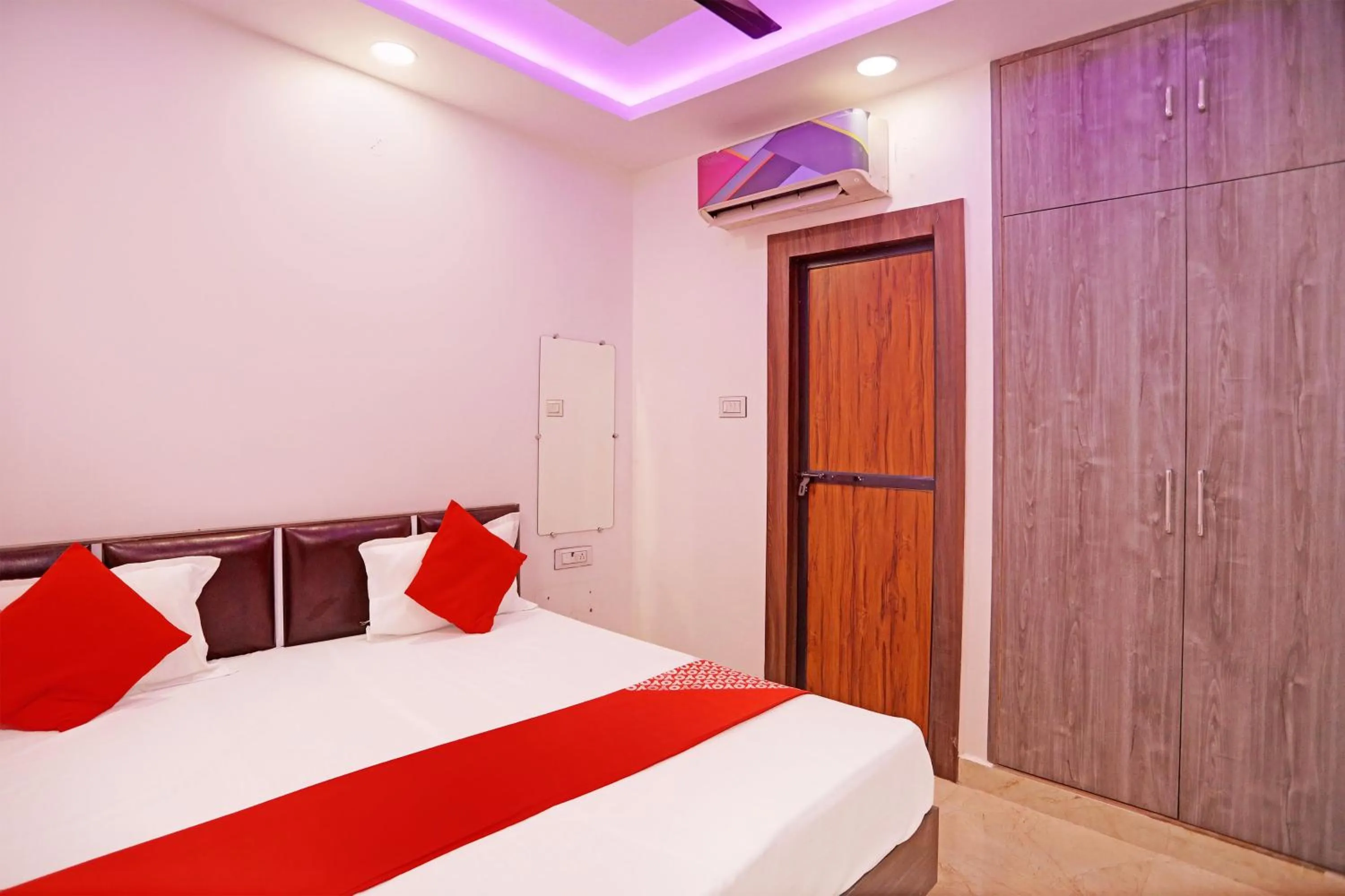 Bathroom, Bed in Hotel O by OYO Royal Residency