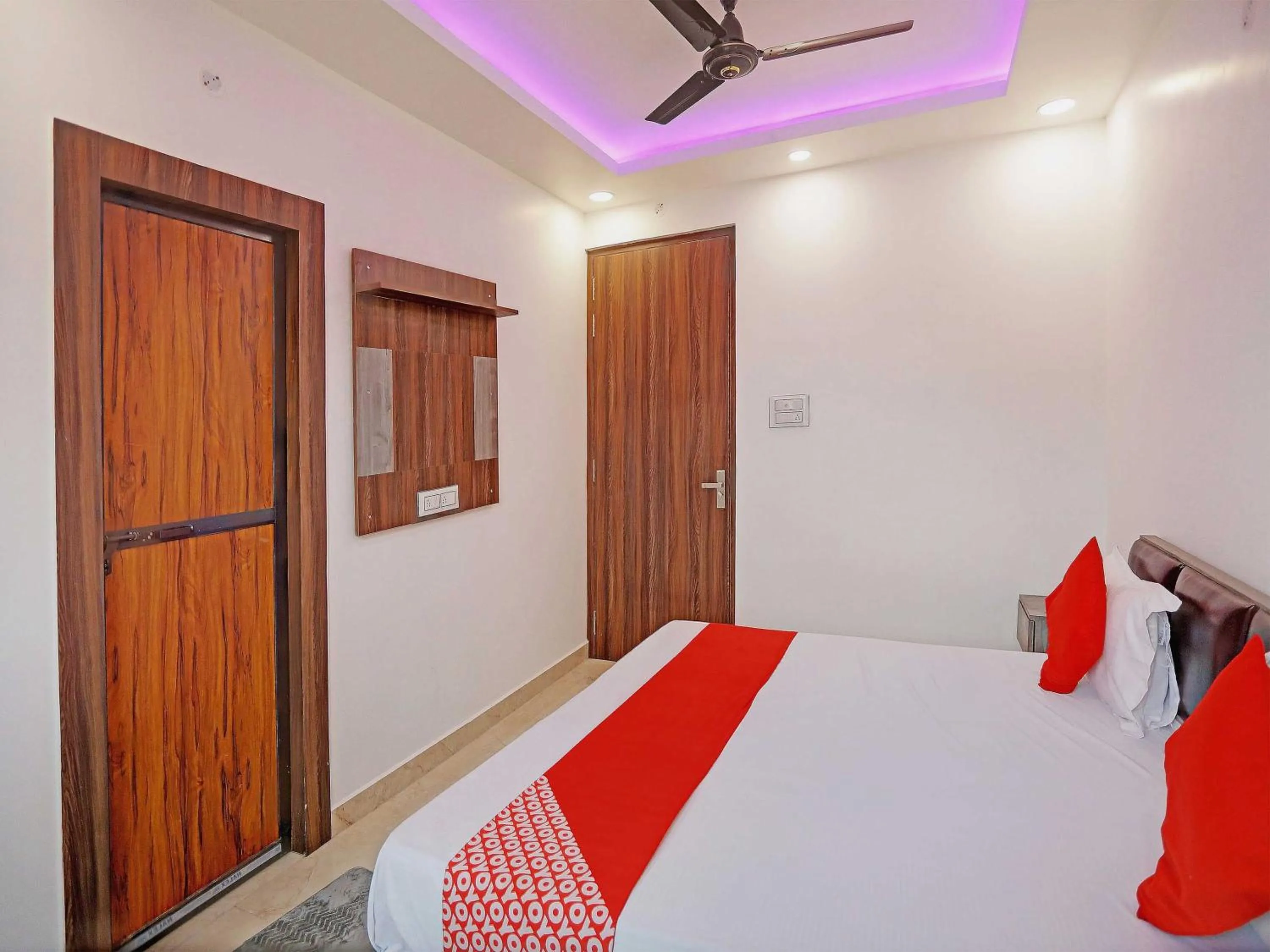 Bedroom, Bed in Hotel O by OYO Royal Residency