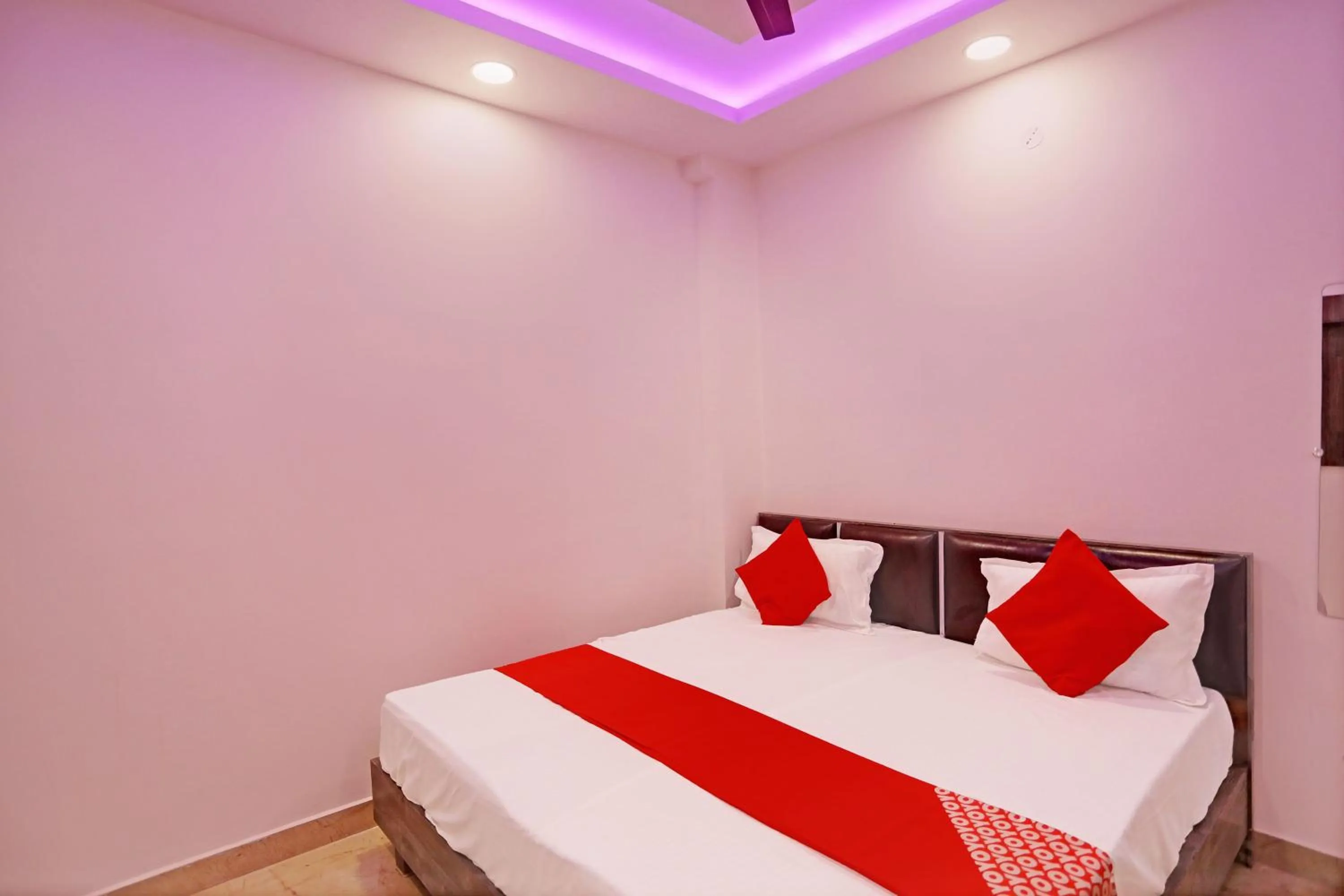 Bedroom, Bed in Hotel O by OYO Royal Residency