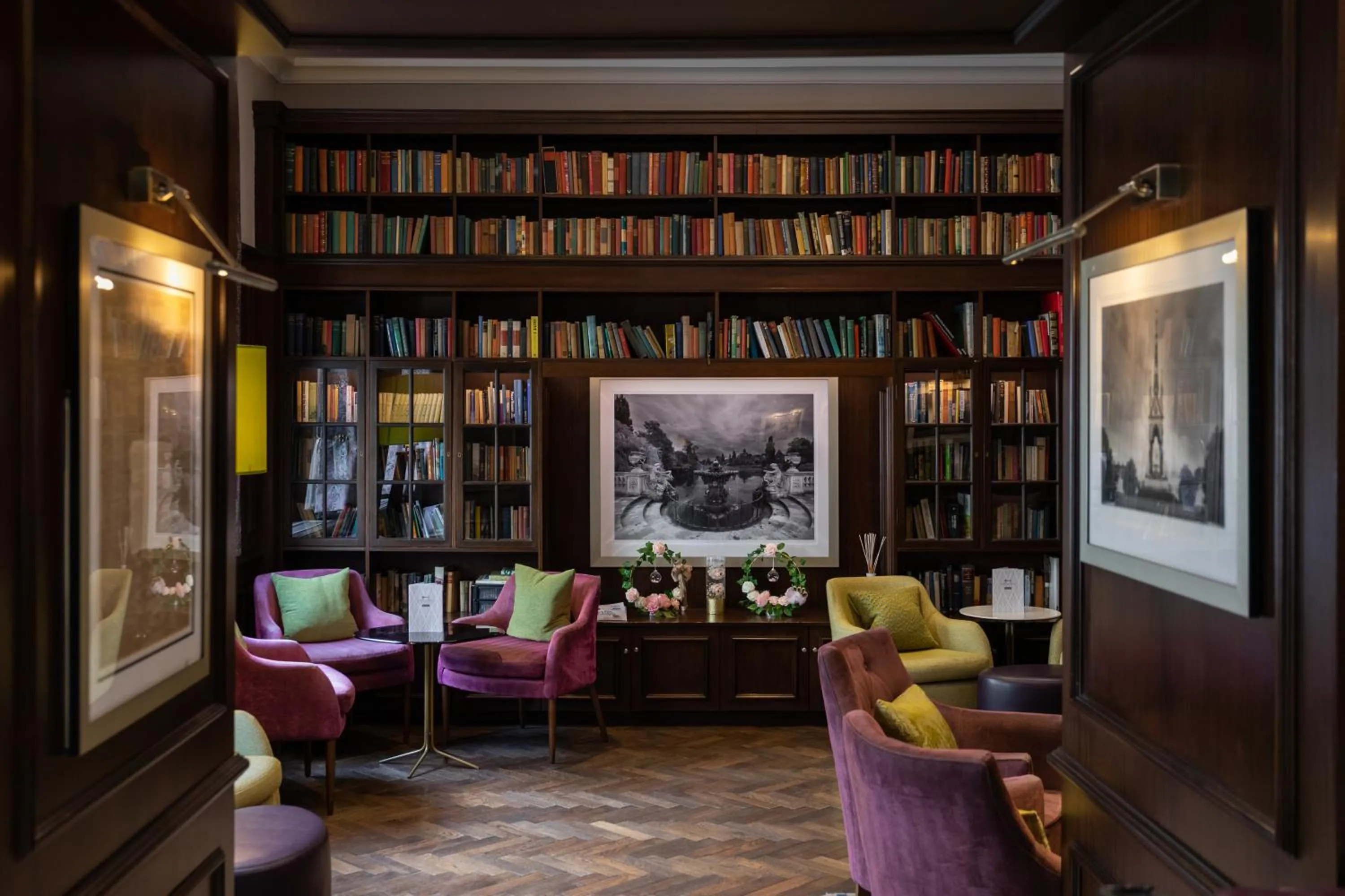 Library in Best Western Mornington Hotel Hyde Park