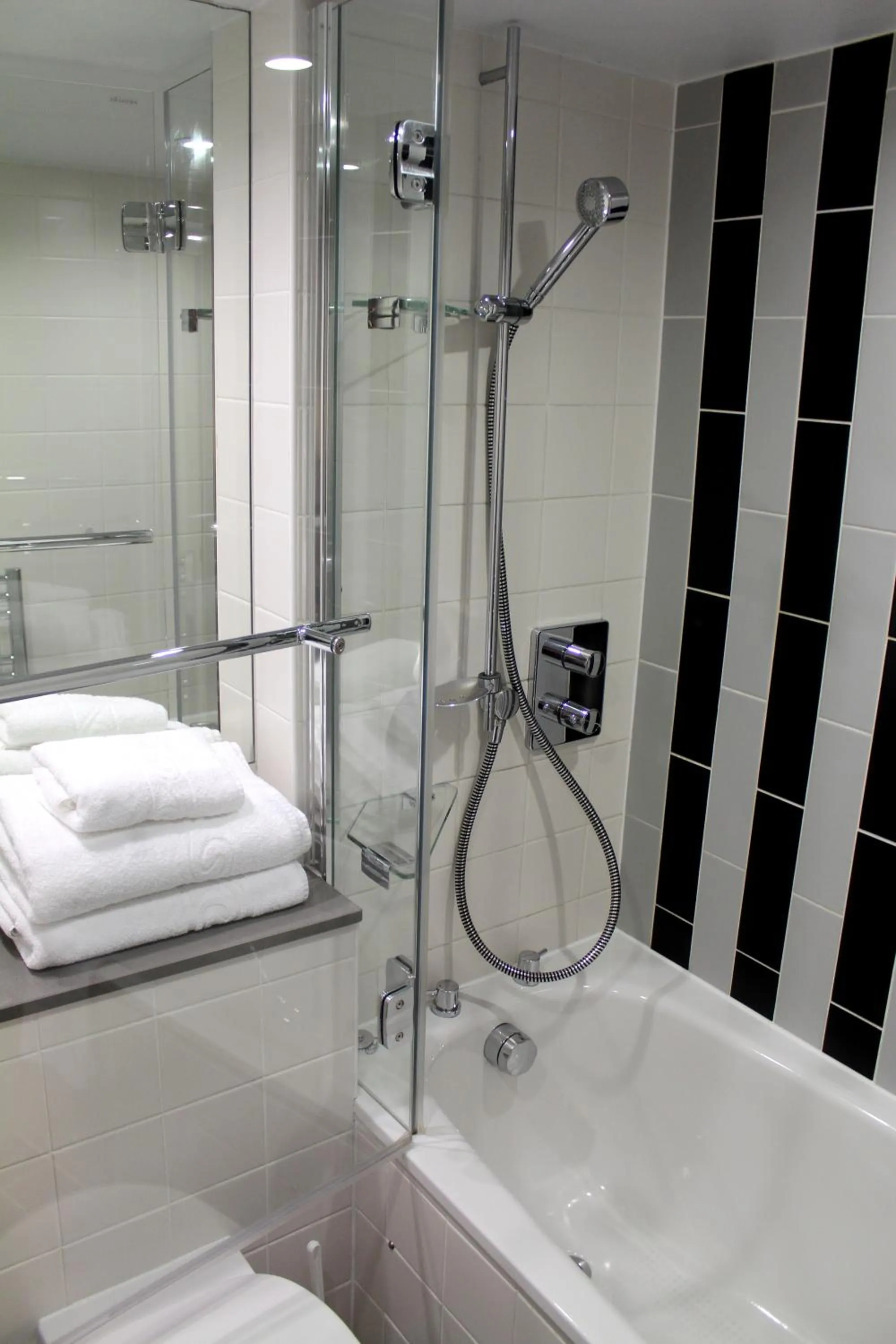 Bathroom in Best Western Mornington Hotel Hyde Park