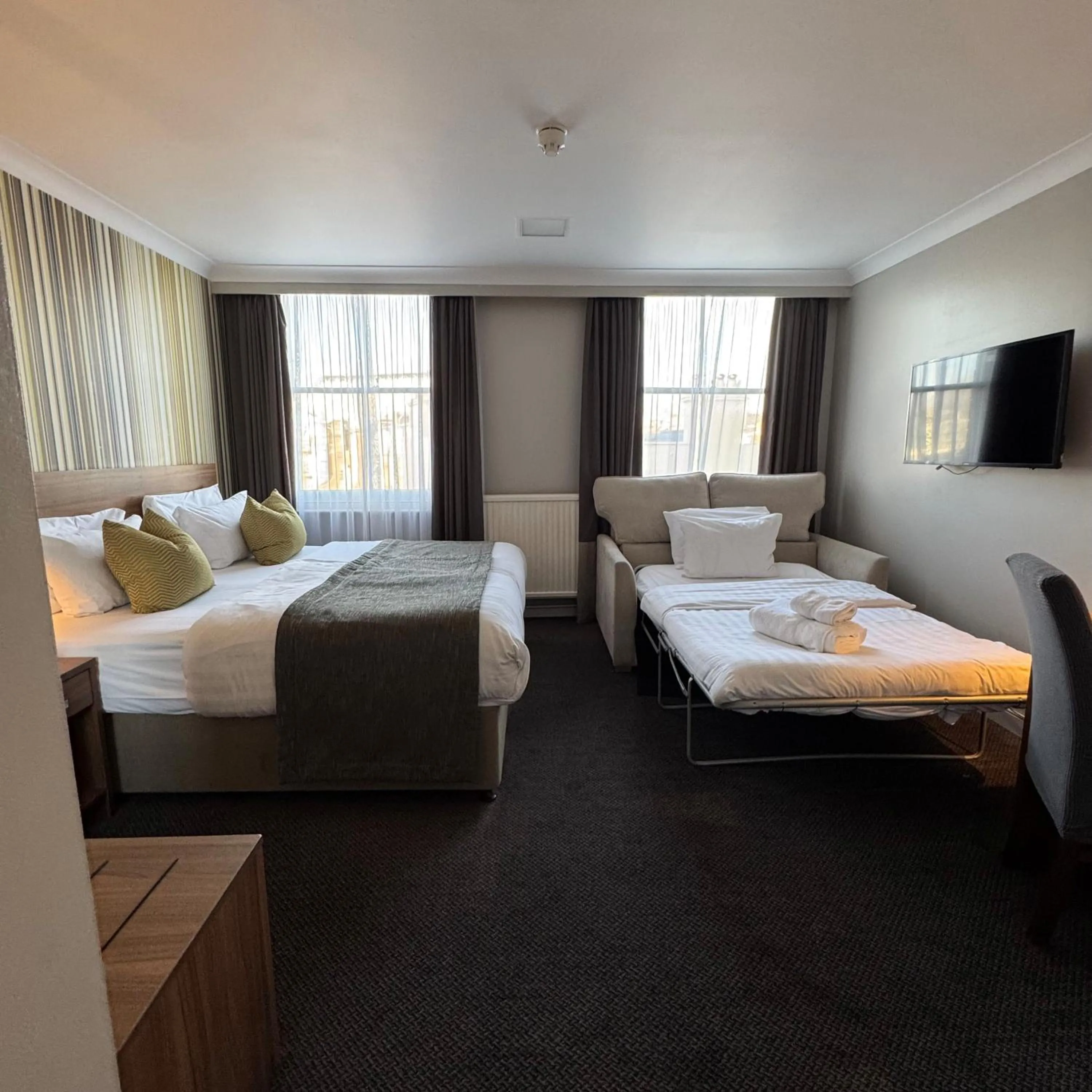 Bedroom, Bed in Best Western Mornington Hotel Hyde Park