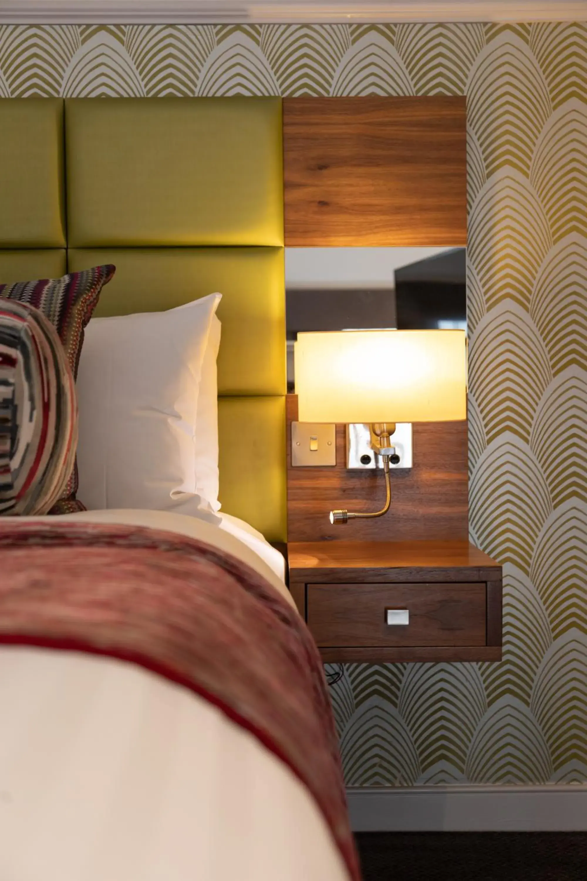 Bed in Best Western Mornington Hotel Hyde Park Bed in Best Western Mornington Hotel Hyde Park