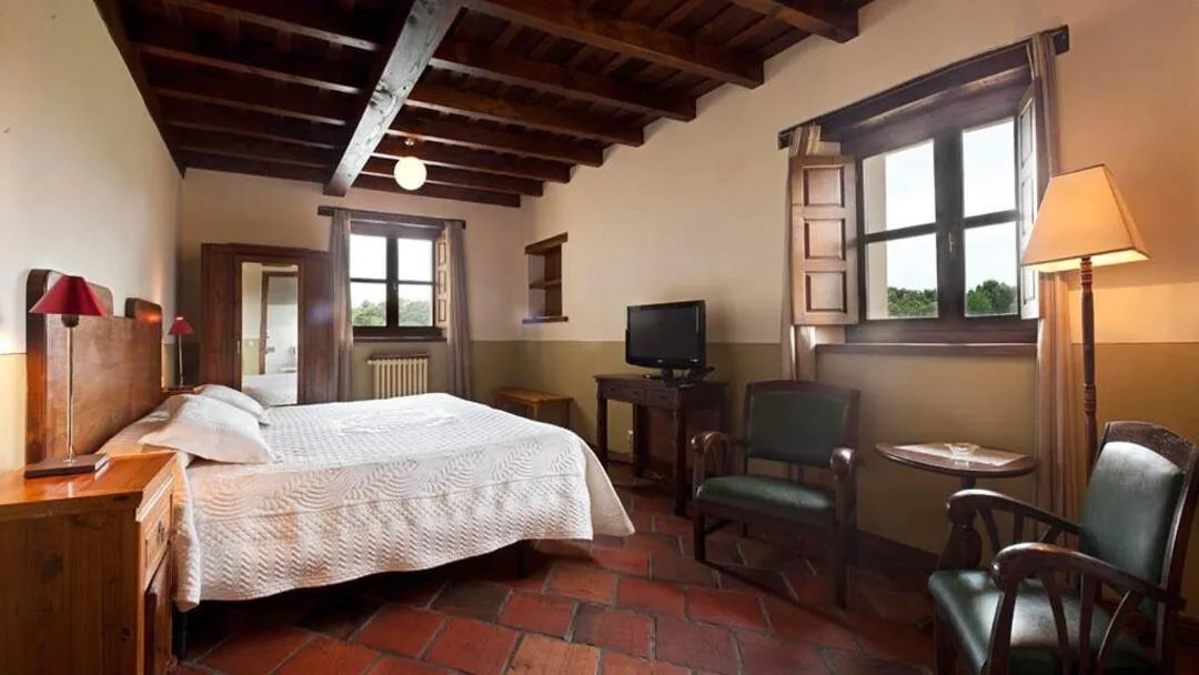 Bed in HOTEL RURAL ARREDONDO