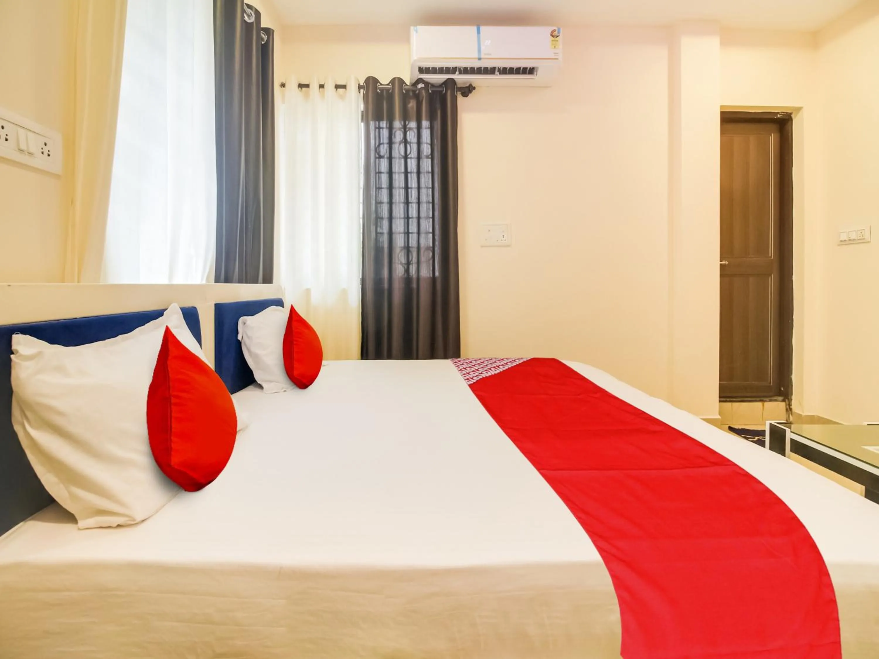 Bedroom, Bed in OYO Flagship Hotel Space Inn