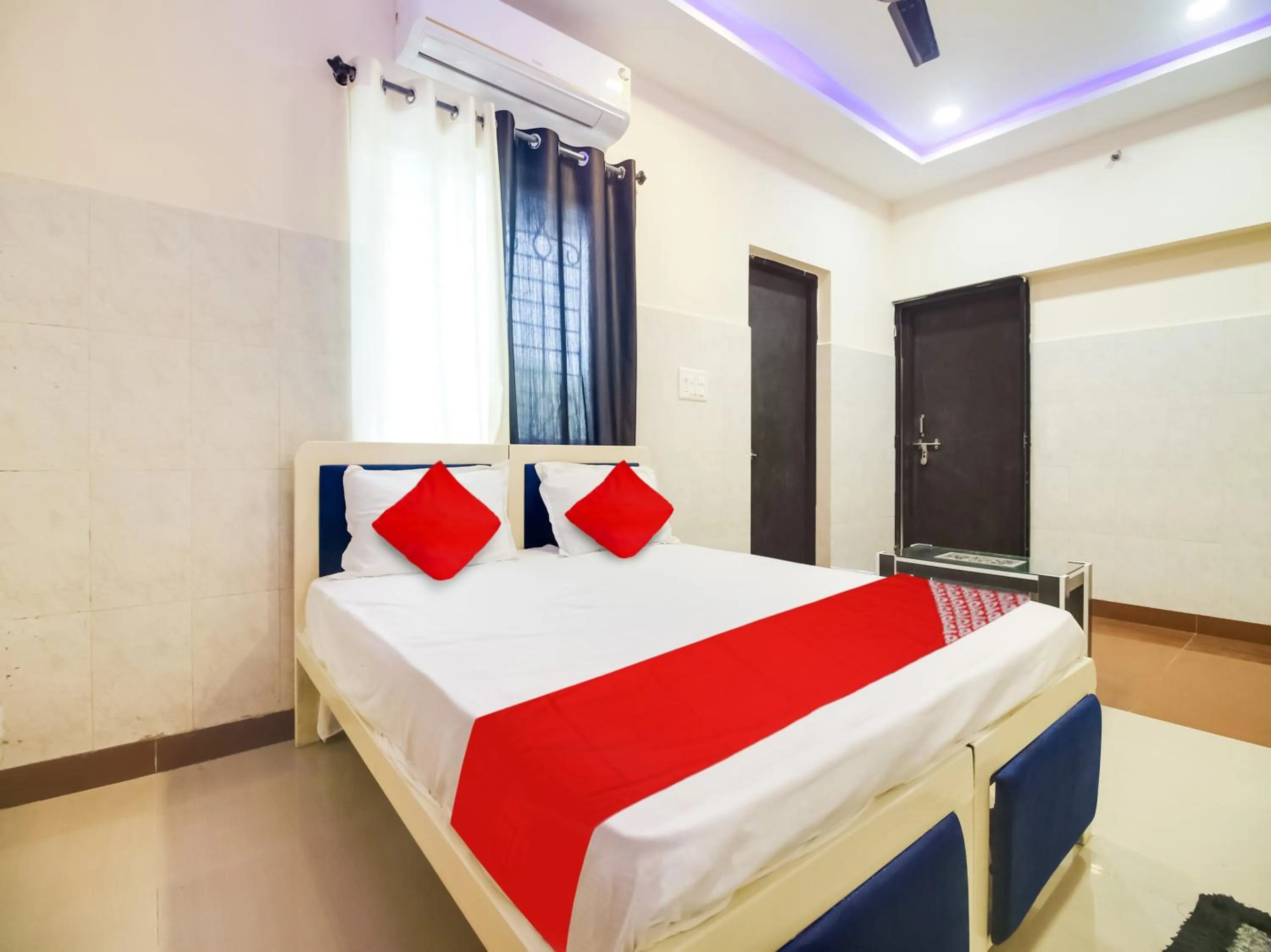 Bedroom, Bed in OYO Flagship Hotel Space Inn