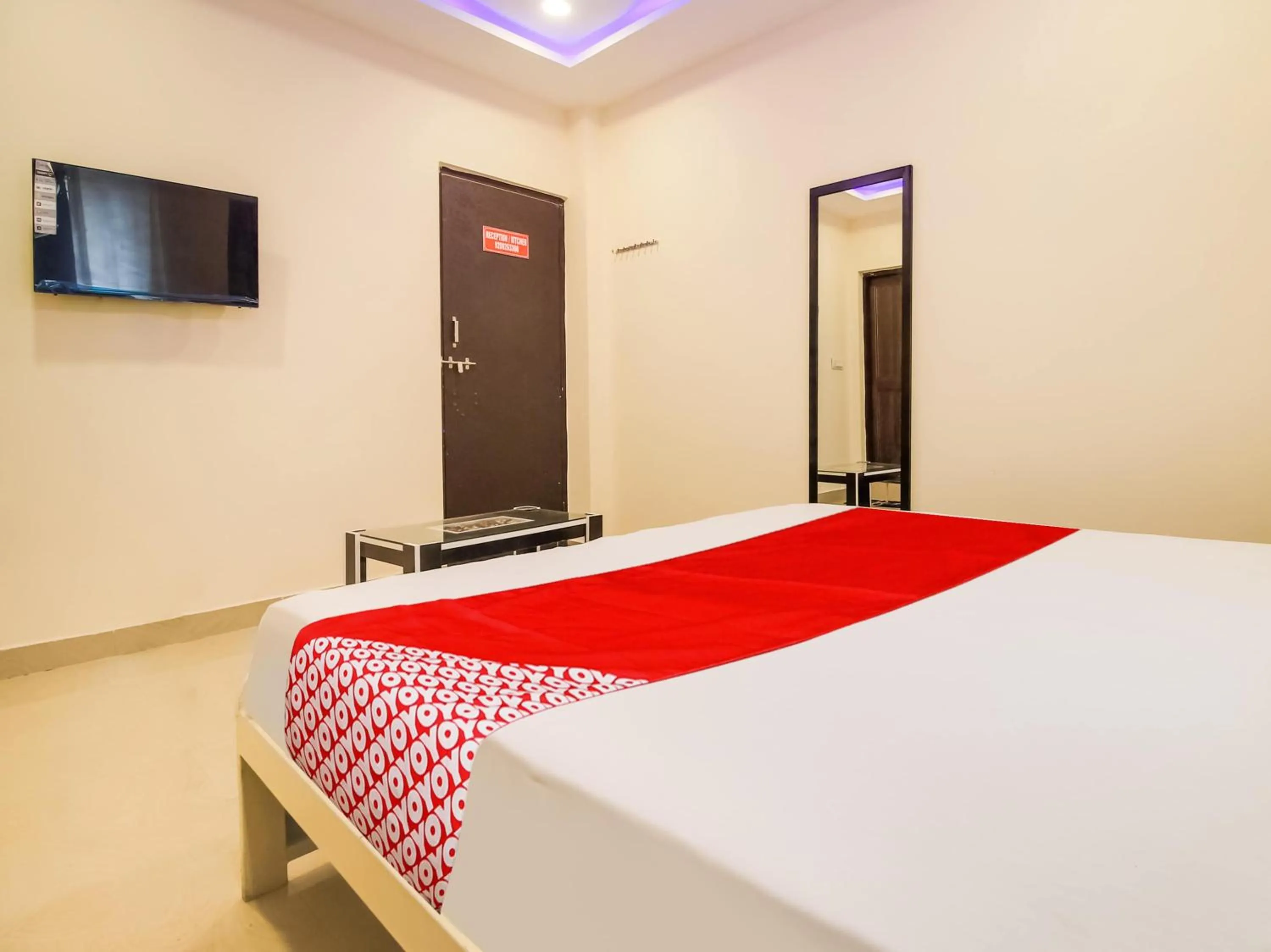 Bedroom, Bed in OYO Flagship Hotel Space Inn