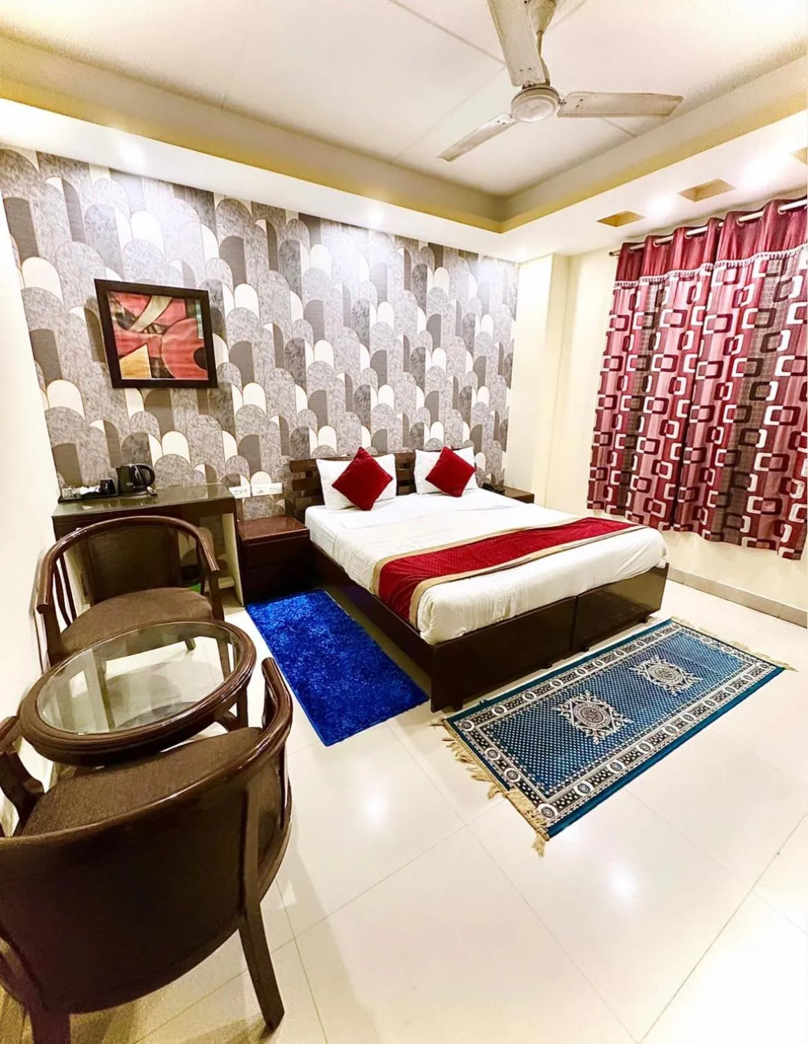 Bed in Hotel Vista Inn, Karol Bagh, New Delhi - Near Metro