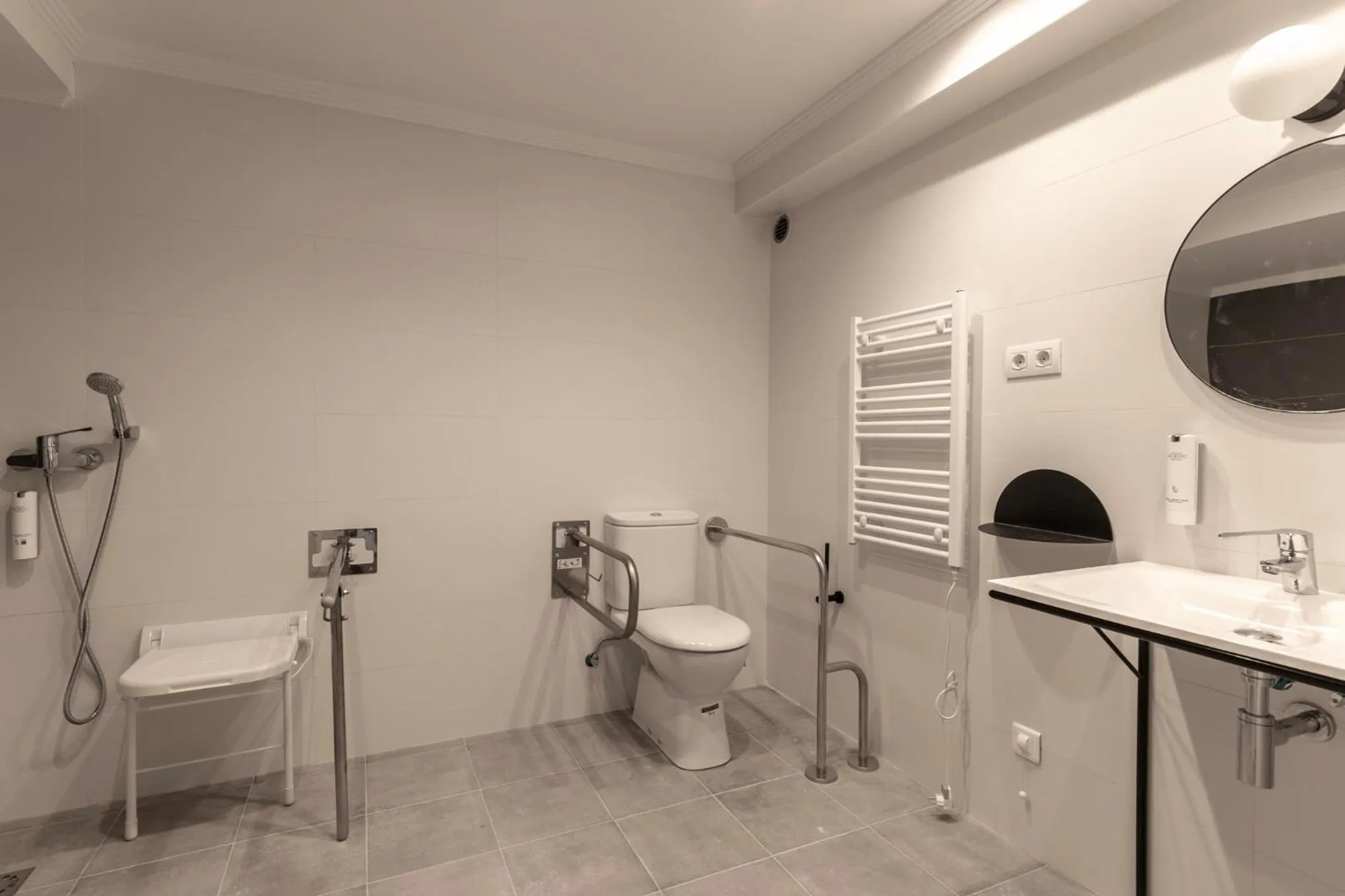 Bathroom in B48 Bilbao Abando