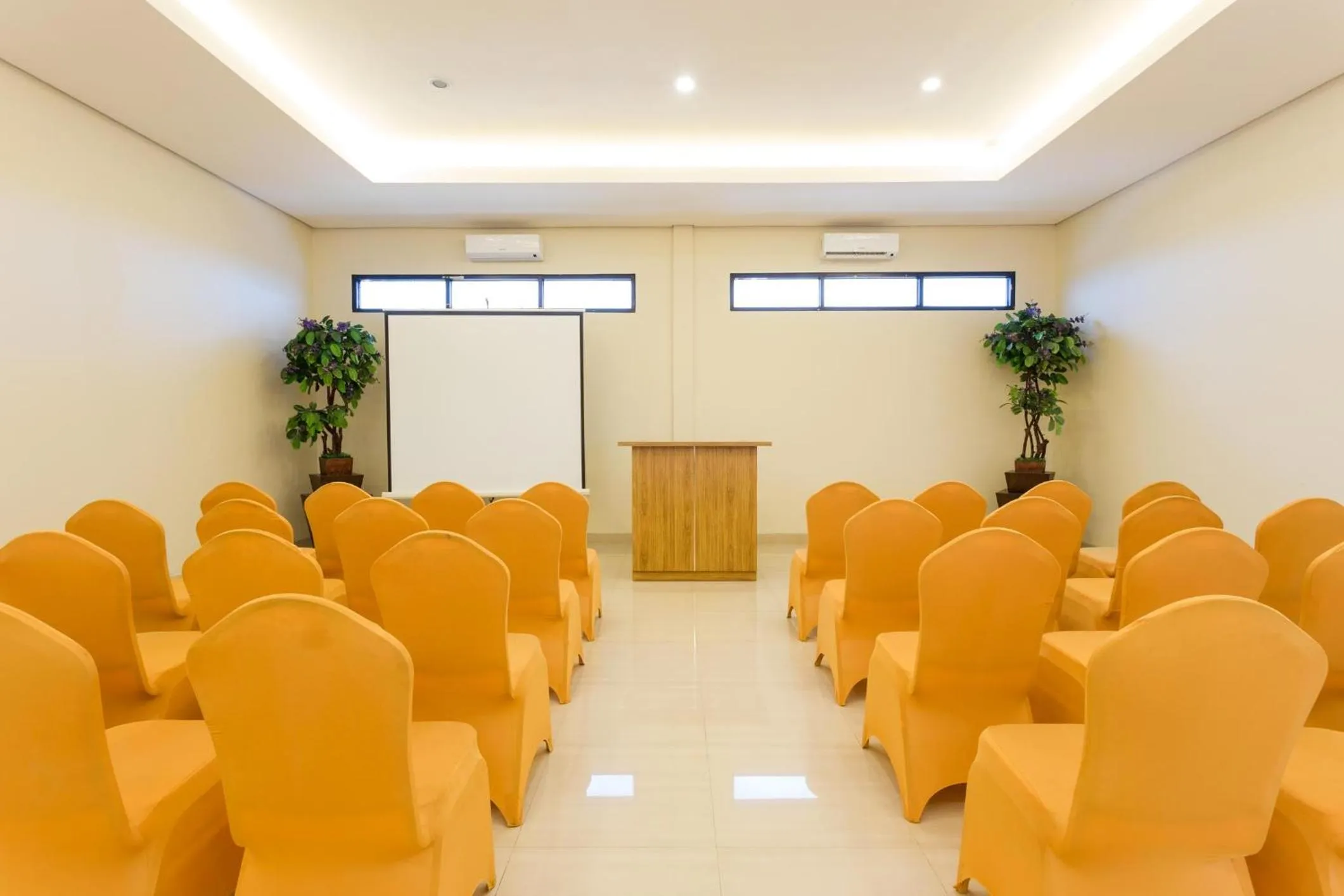 Meeting/conference room in Best Inn Hotel Balikpapan