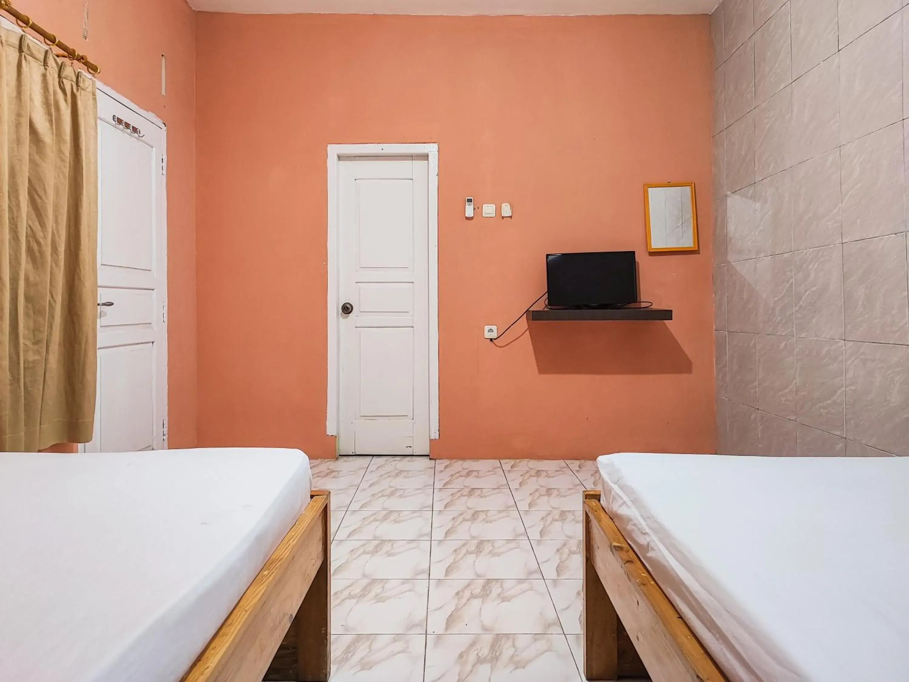 Bedroom, Bed in Reddoorz Syariah Near Kantor Gubernur Jambi Bedroom, Bed in Reddoorz Syariah Near Kantor Gubernur Jambi