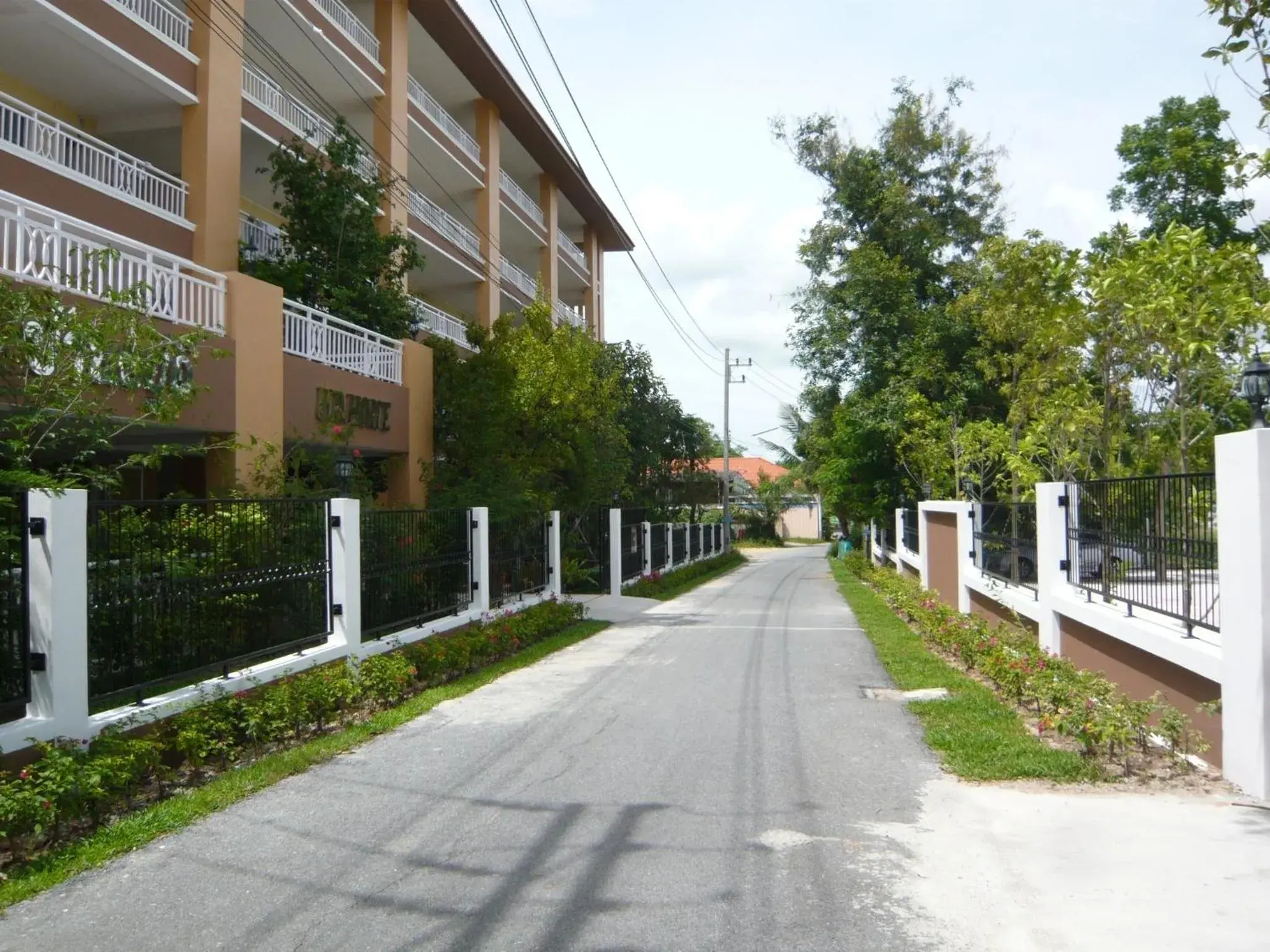 Facade/entrance in U.D.Home Apartment Facade/entrance in U.D.Home Apartment