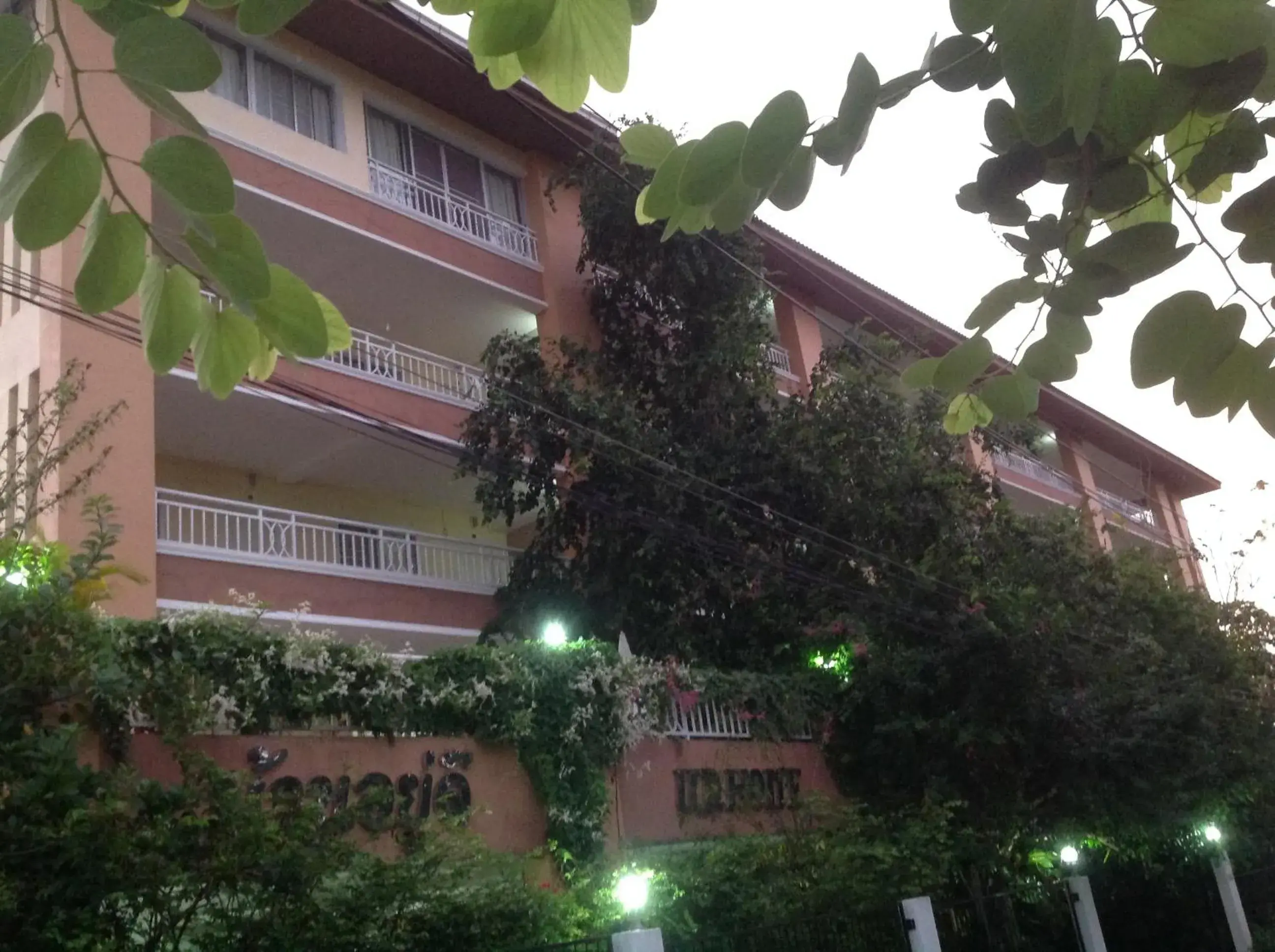 Facade/entrance in U.D.Home Apartment Facade/entrance in U.D.Home Apartment