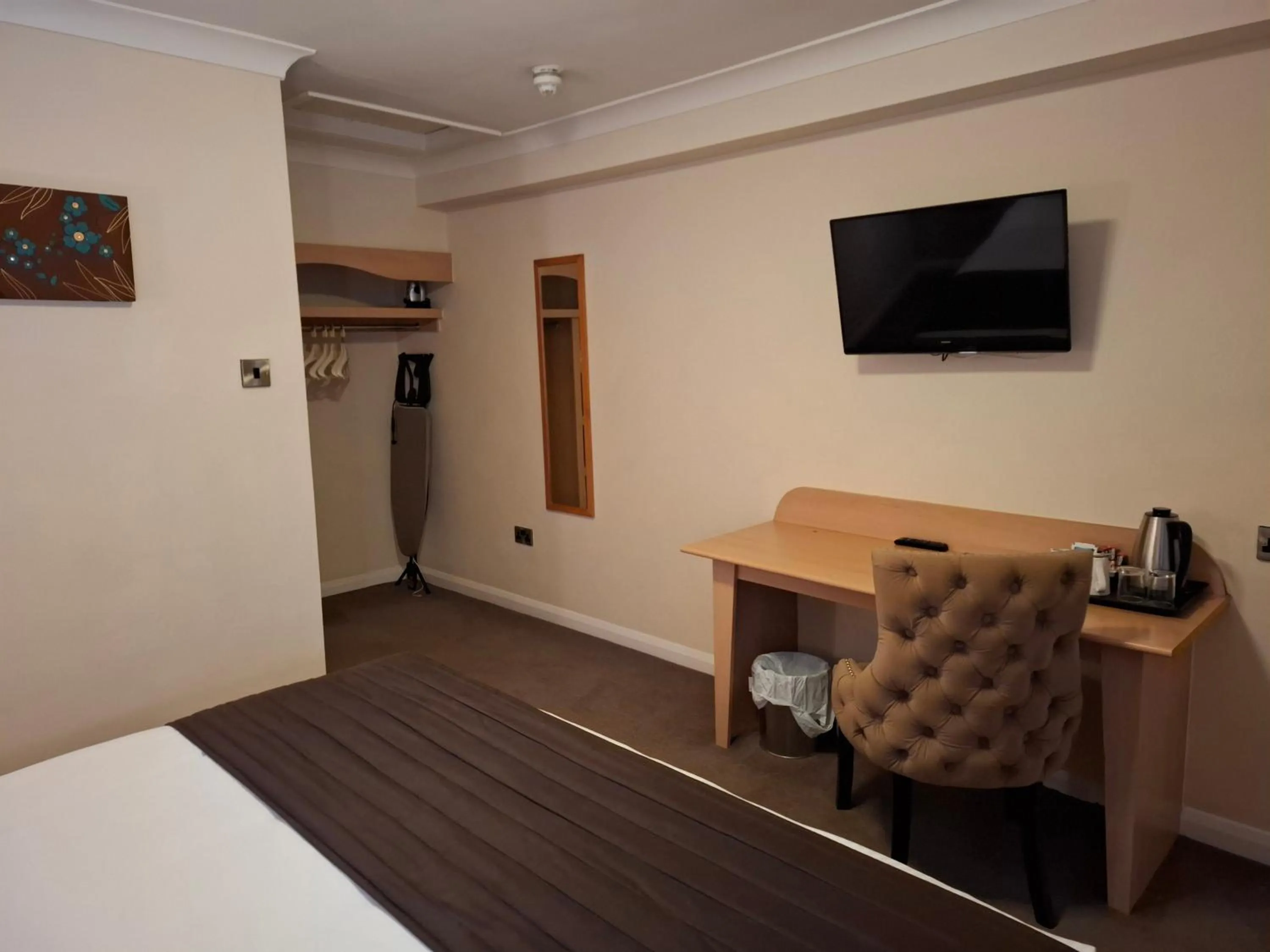 Bed in Borough Arms Hotel