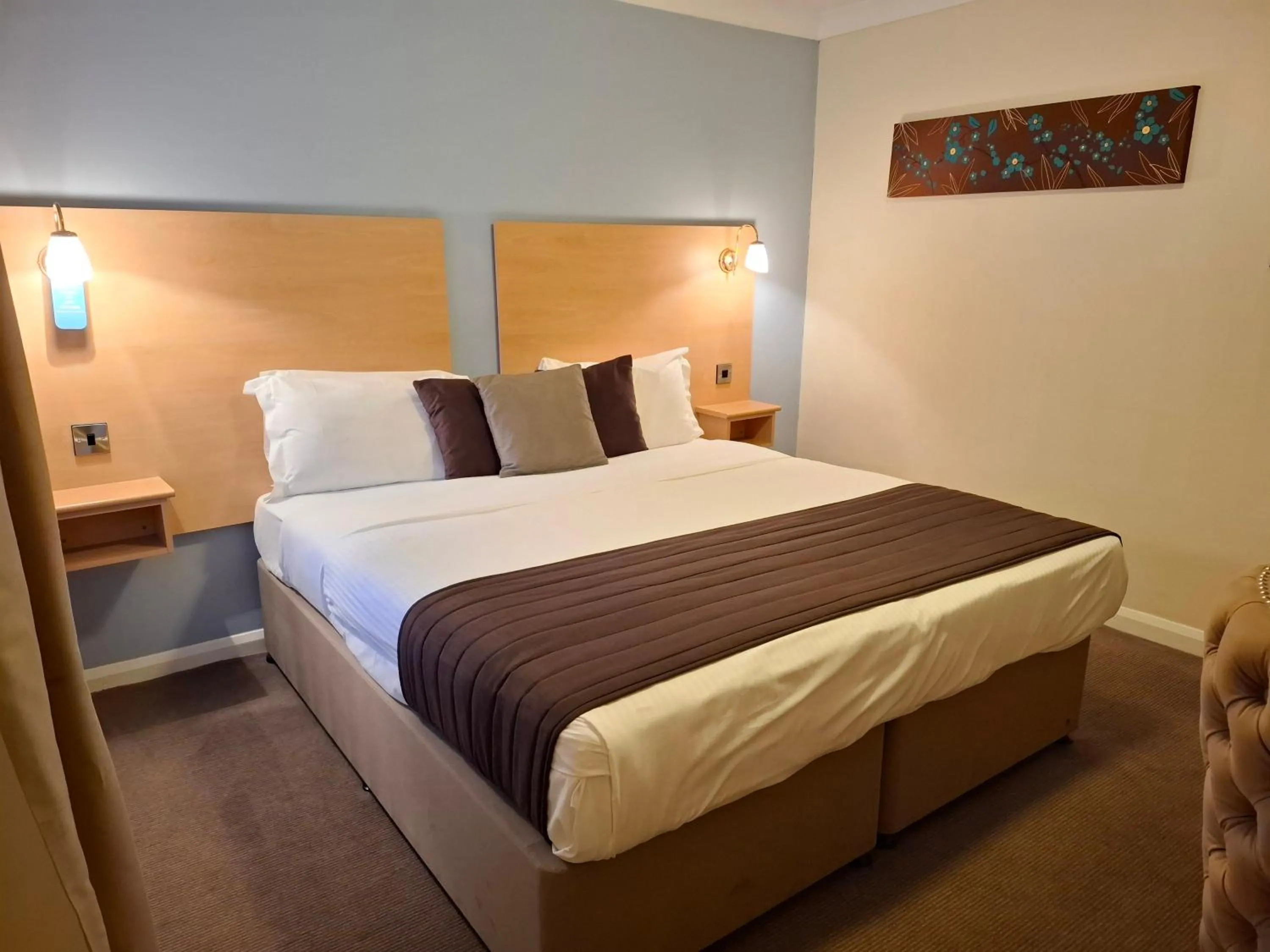 Bed in Borough Arms Hotel