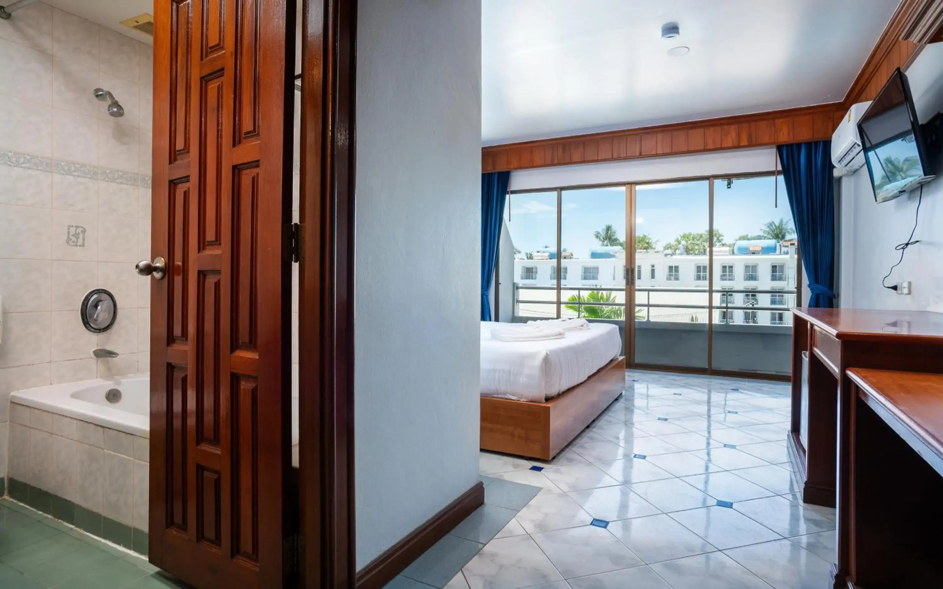 Superior King Room in GP House Phuket Patong Beach Superior King Room in GP House Phuket Patong Beach