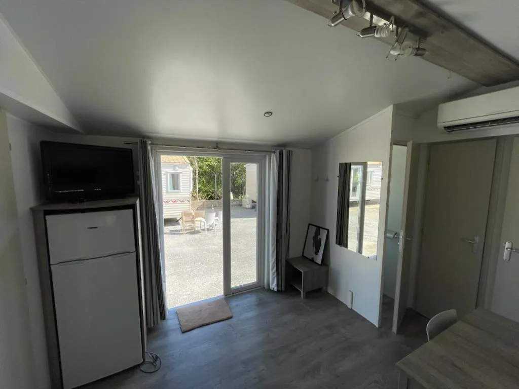 Communal lounge/ TV room in Hotel Fritza