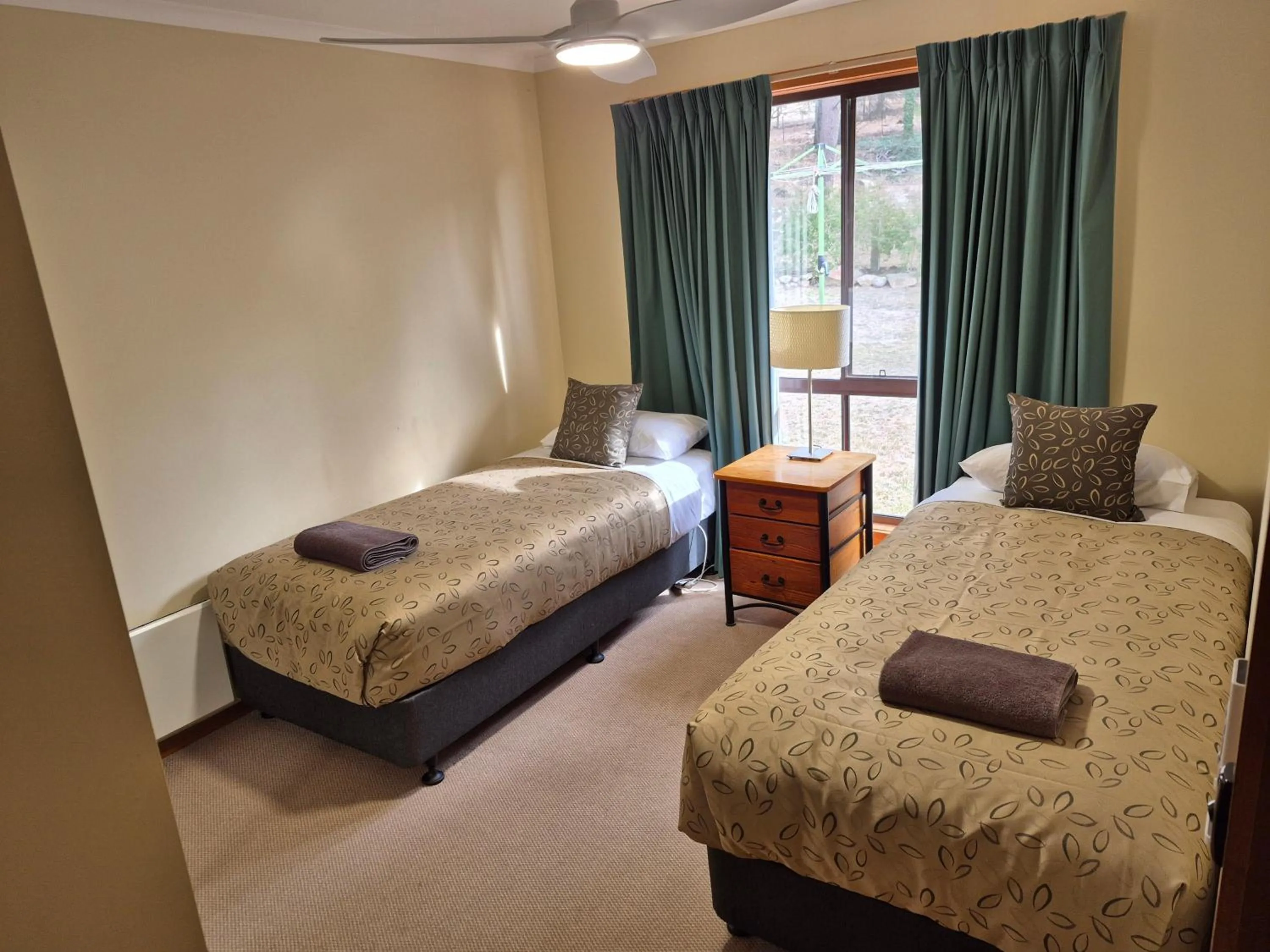 Bed in Golden Heritage Apartments Beechworth