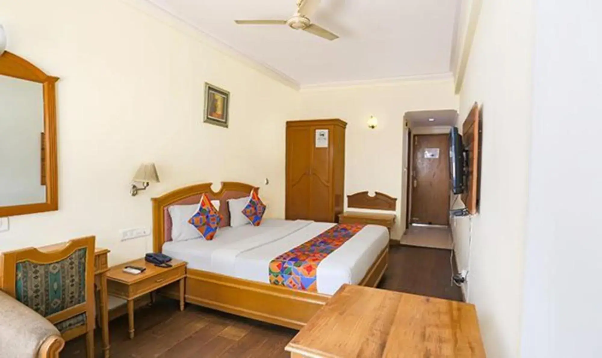 Deluxe Room - single occupancy in FabHotel Altus Deluxe Room - single occupancy in FabHotel Altus