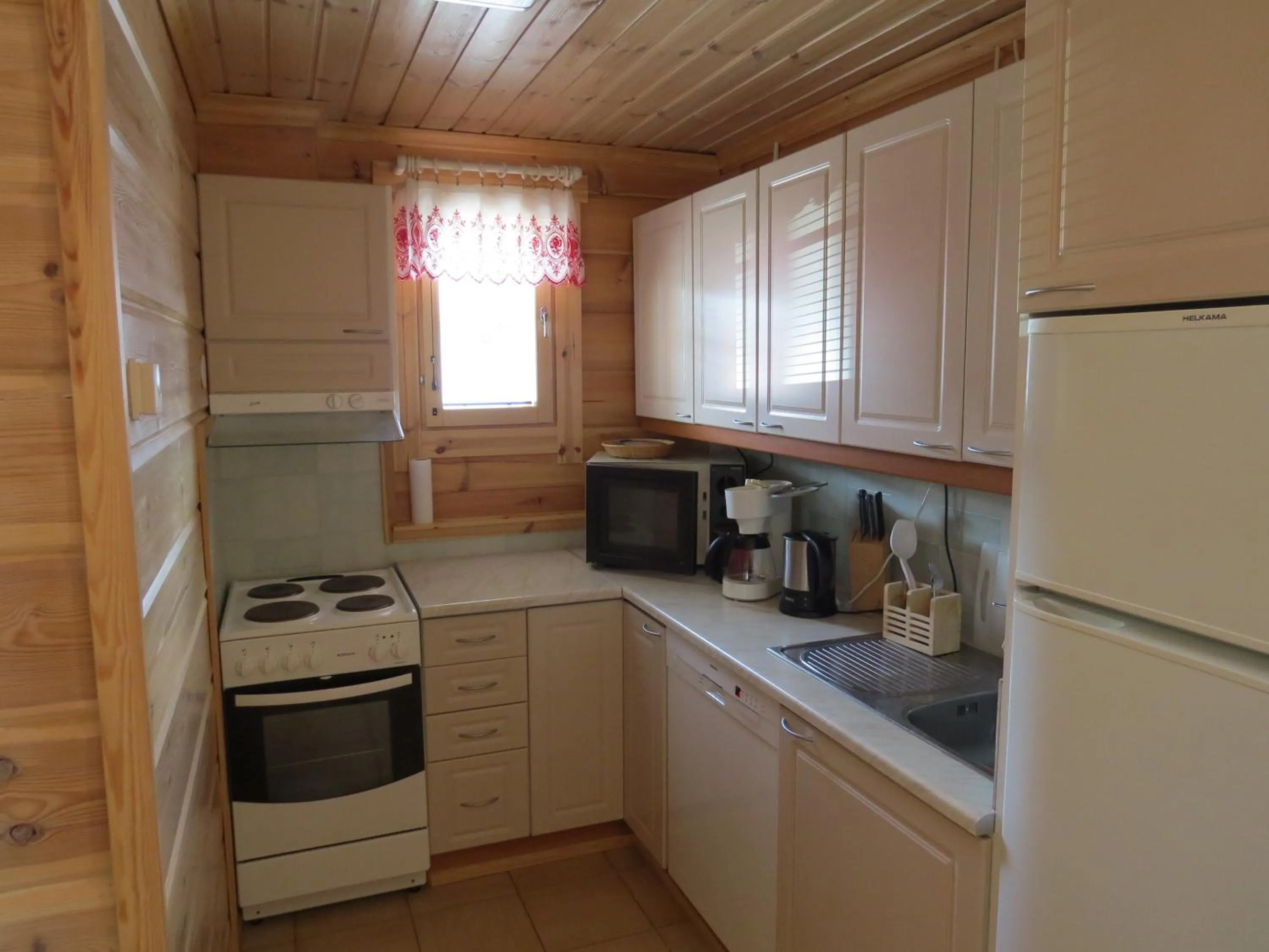 Kitchen or kitchenette in Arctic Polar Holiday Village