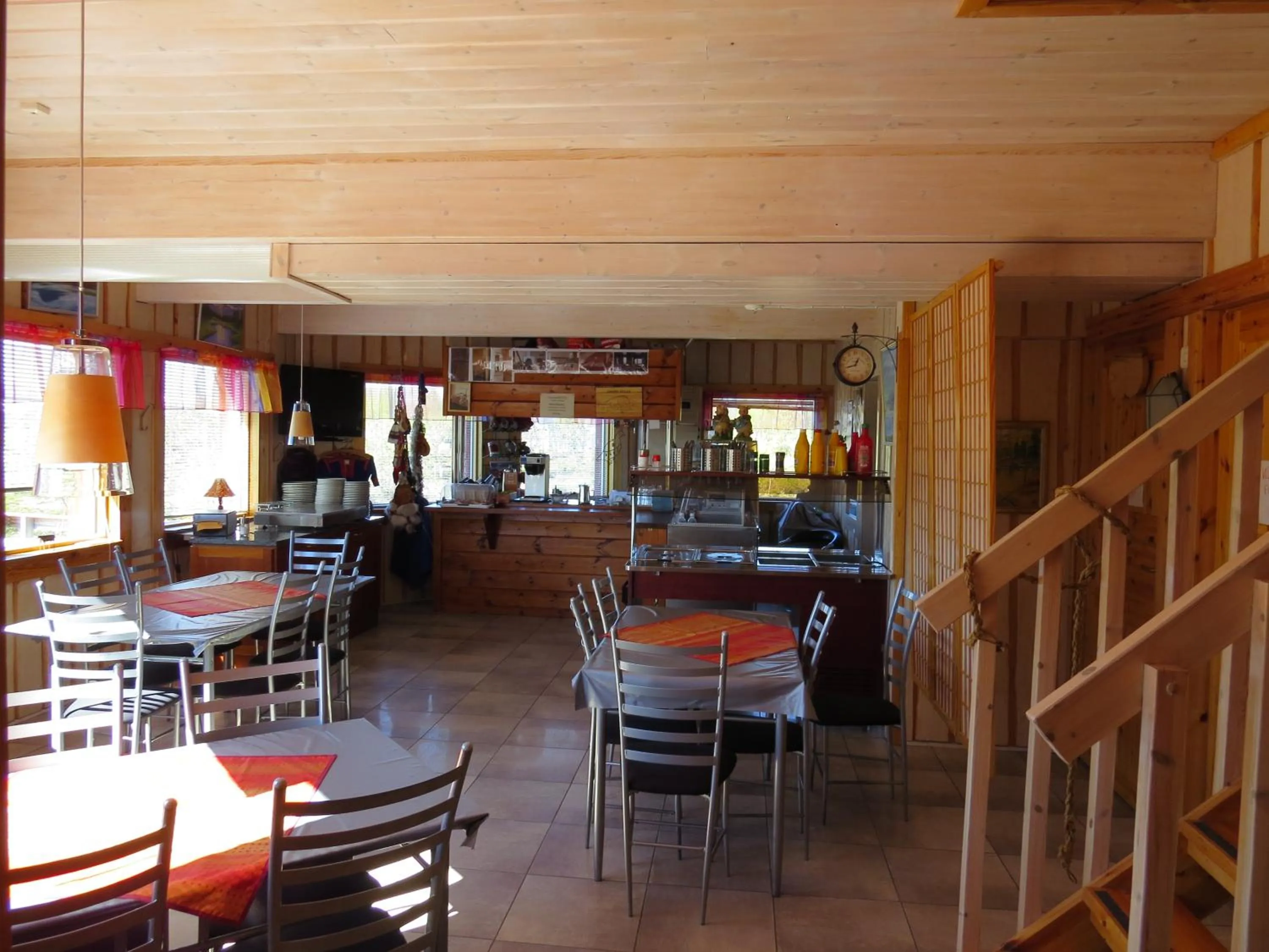 Restaurant/places to eat in Arctic Polar Holiday Village