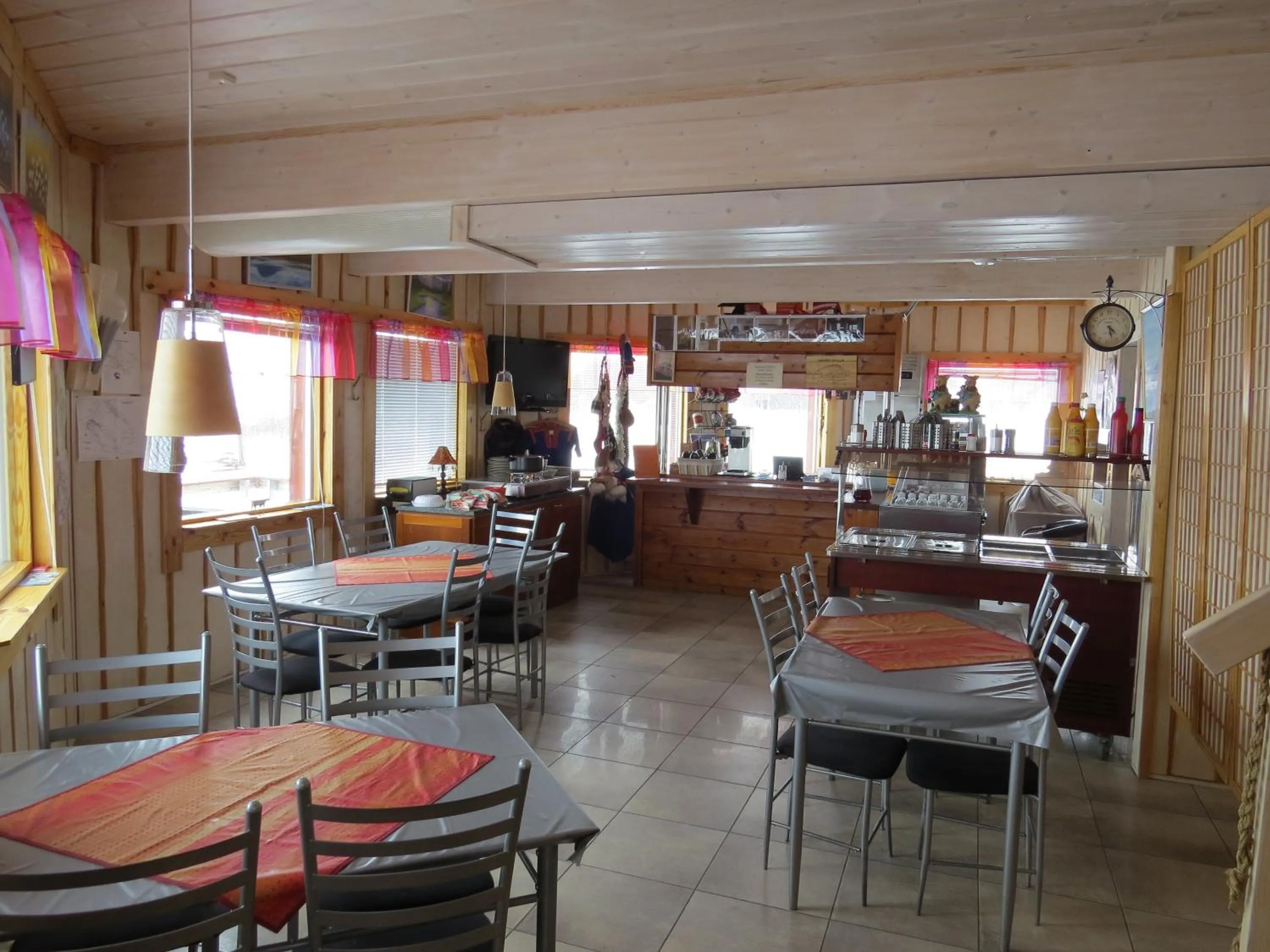 Restaurant/places to eat in Arctic Polar Holiday Village