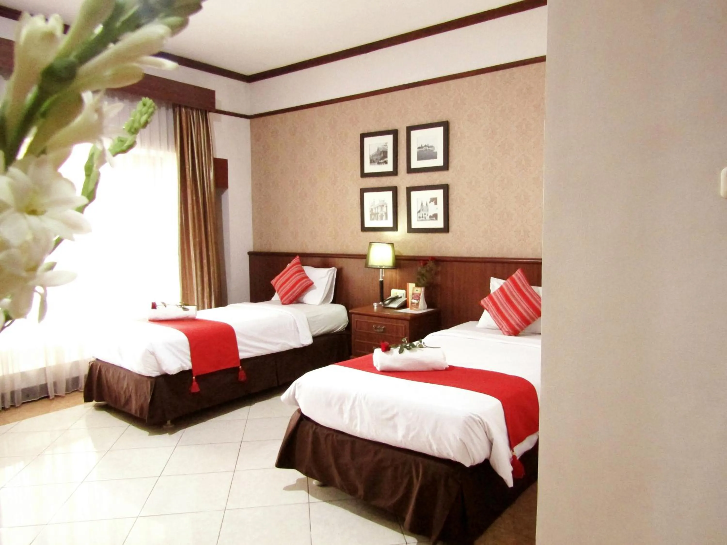 Bed in Hotel Pelangi Malang, Kayutangan Heritage