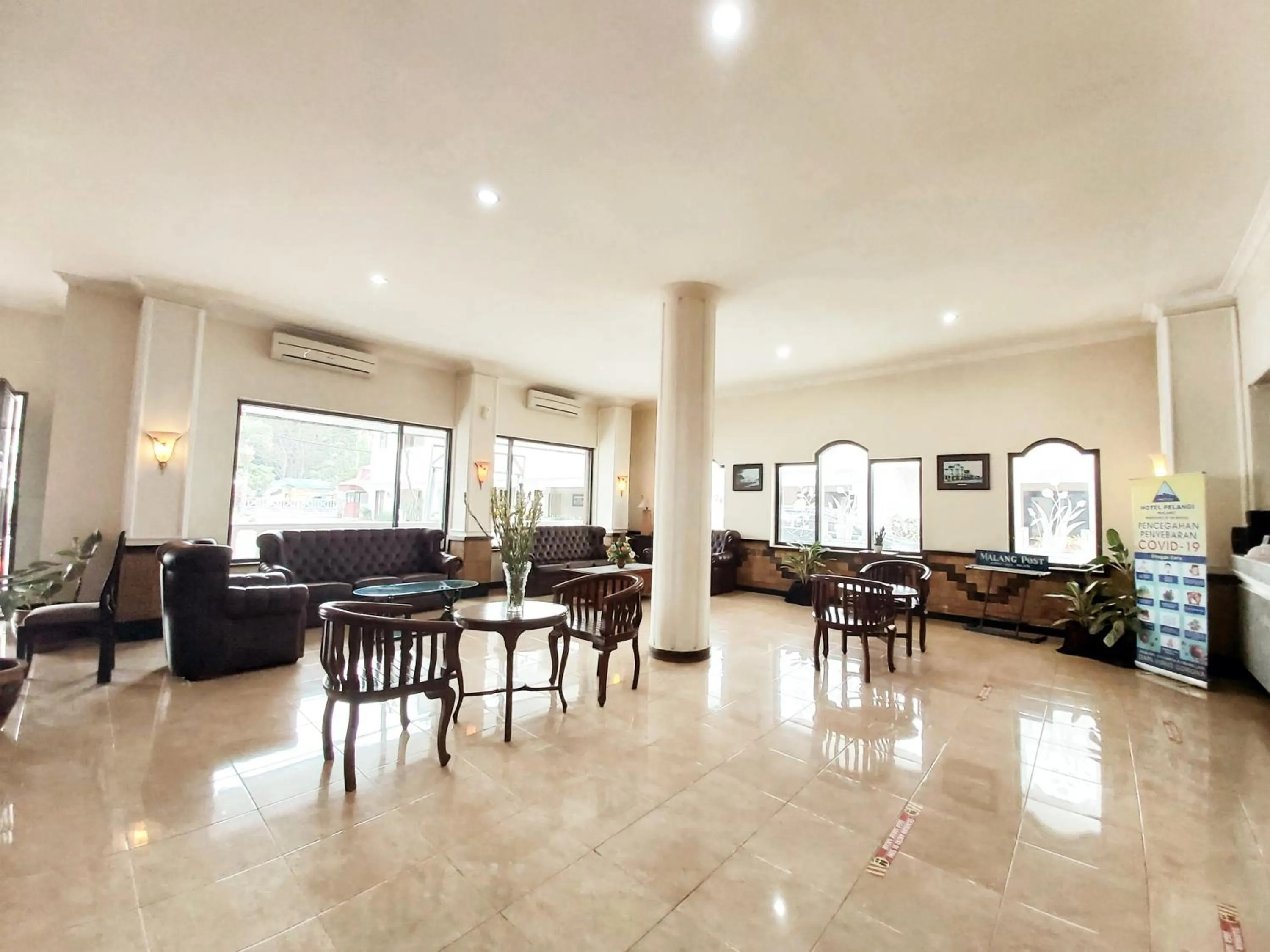 Lobby or reception in Hotel Pelangi Malang, Kayutangan Heritage