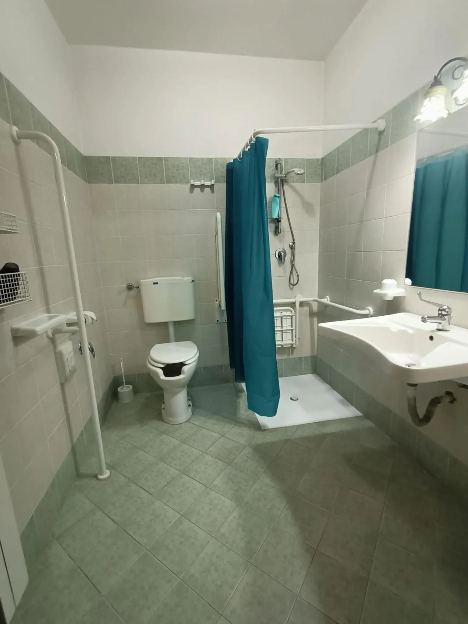 Shower in B&B Gi-Rosa Caltagirone