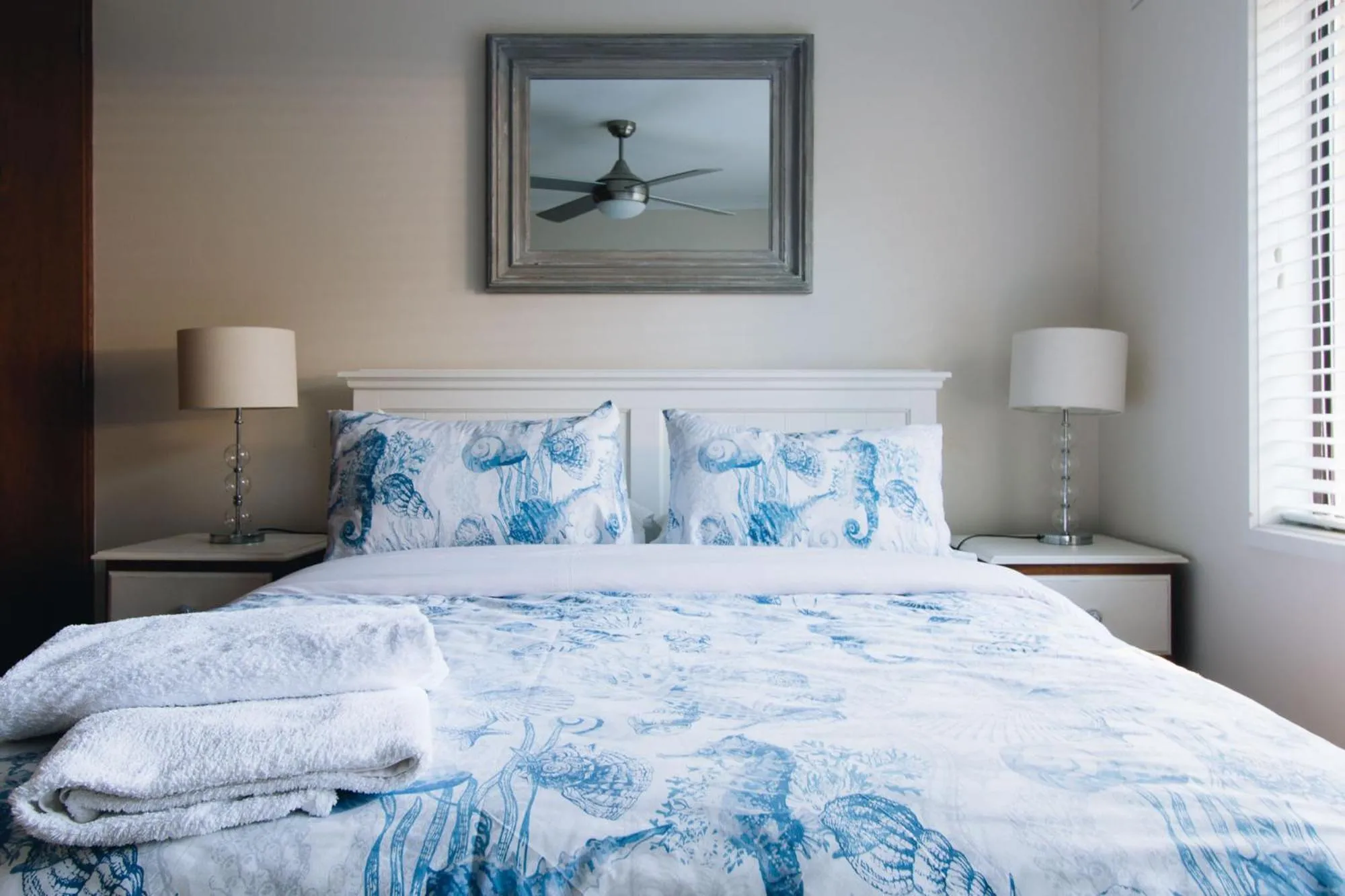 Bed in Torquay Retreats Aus- TwentyTwo Pride