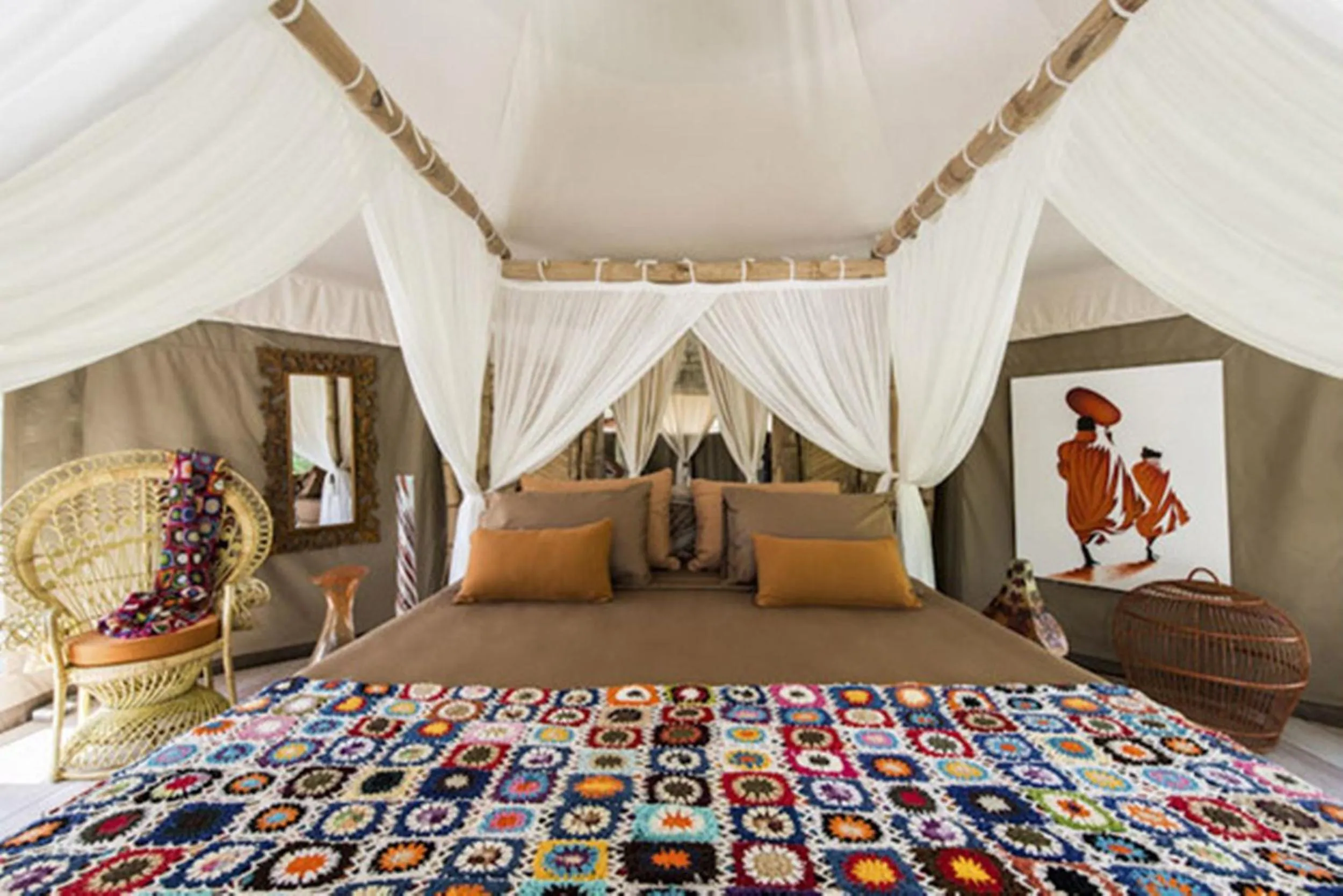 Decorative detail, Bed in Sandat Glamping Tents